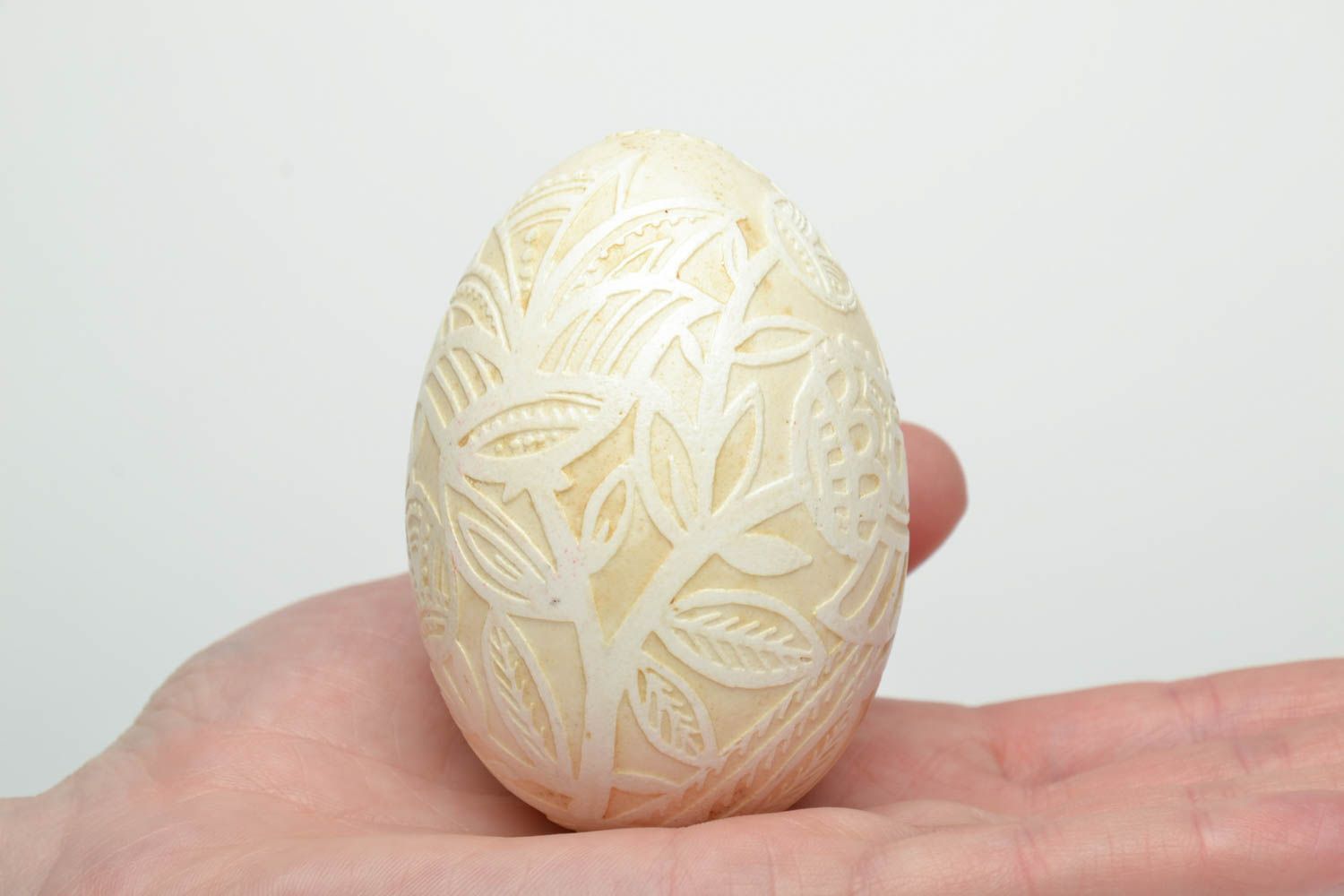 Oeuf de Pâques peint à la cire fait main pysanka avec motif original et insolite photo 5