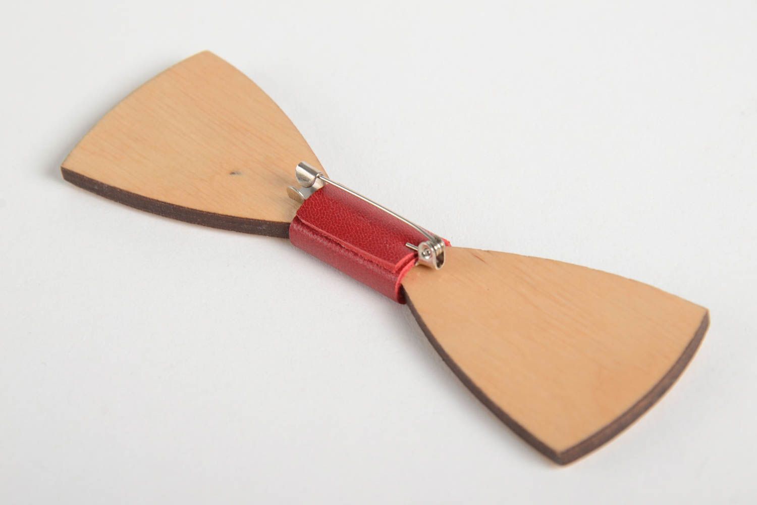 Noeud papillon en bois fait main avec similicuir rouge Accessoire femme photo 3