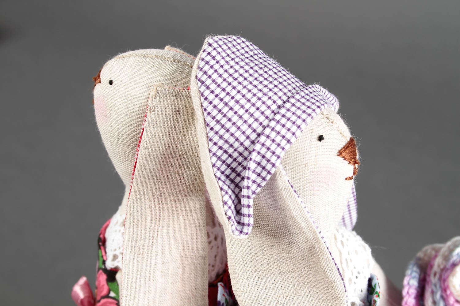 Kuscheltiere Hasen in Kleidern handmade 2 Stoff Spielzeuge Geschenke für Kinder foto 5