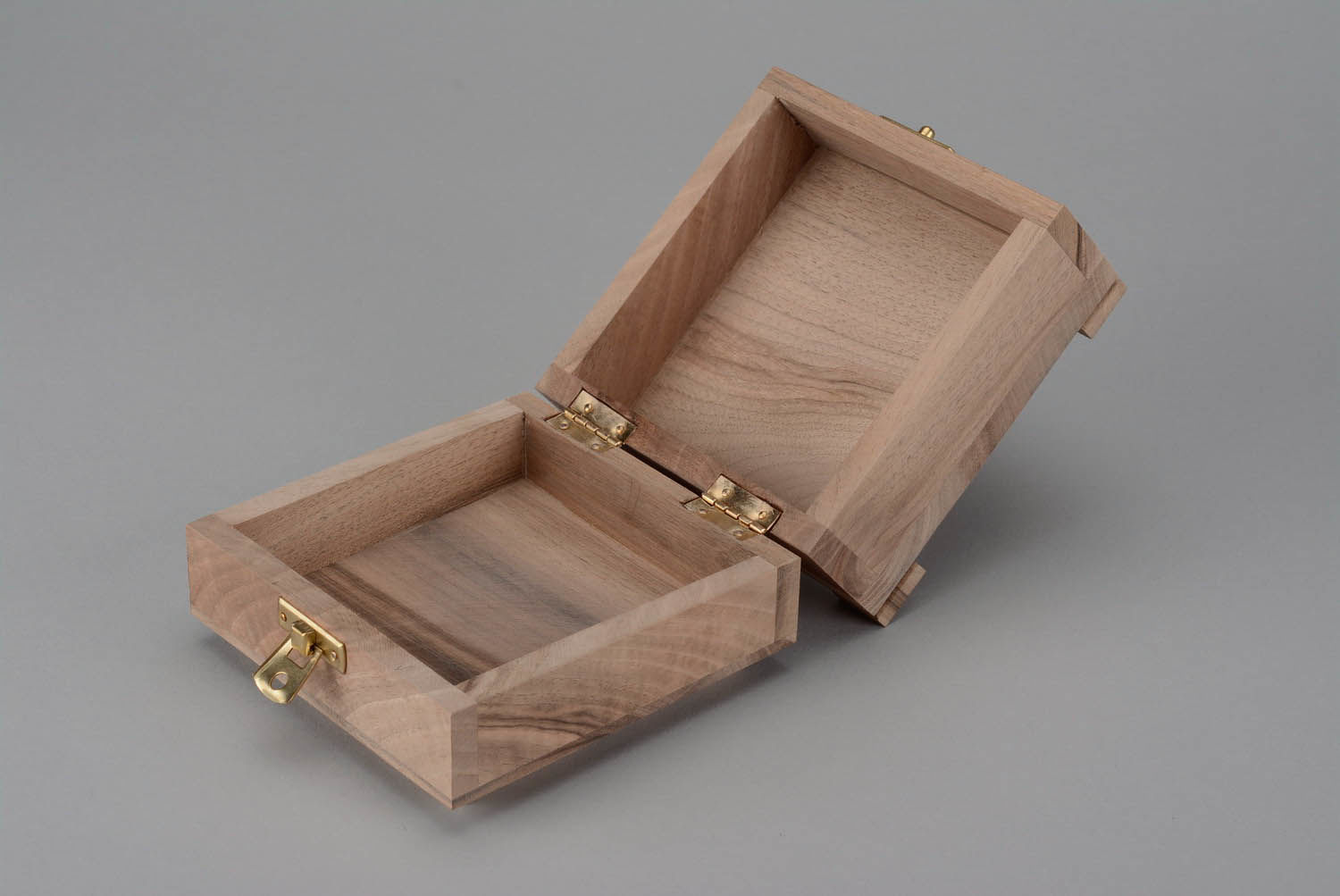 Boîte brute à bijoux en bois faite main photo 3