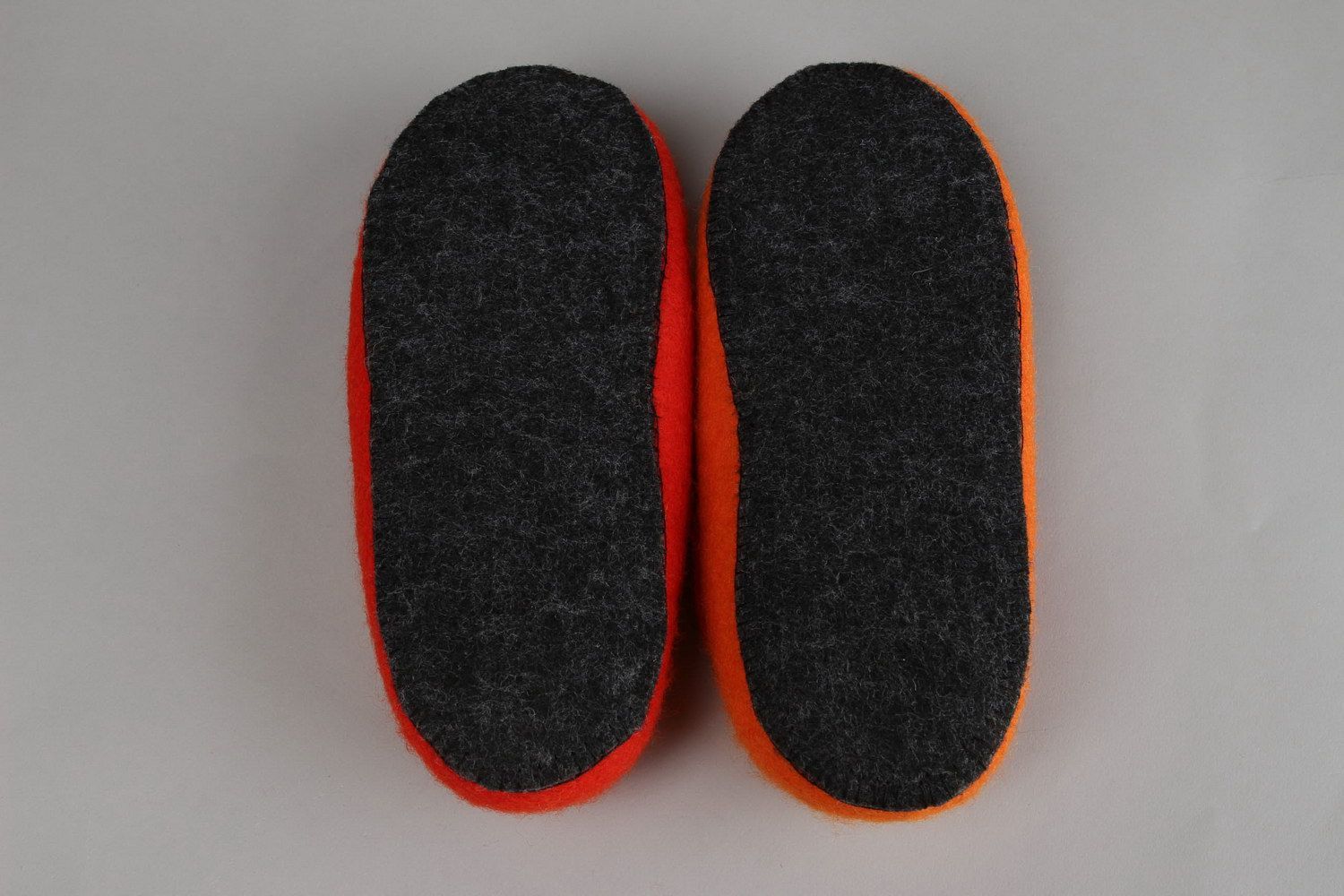 Slippers made from wool, handiwork photo 3