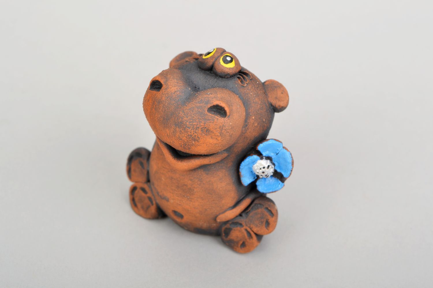 Figura de cerámica Hipopótamo con flor foto 3