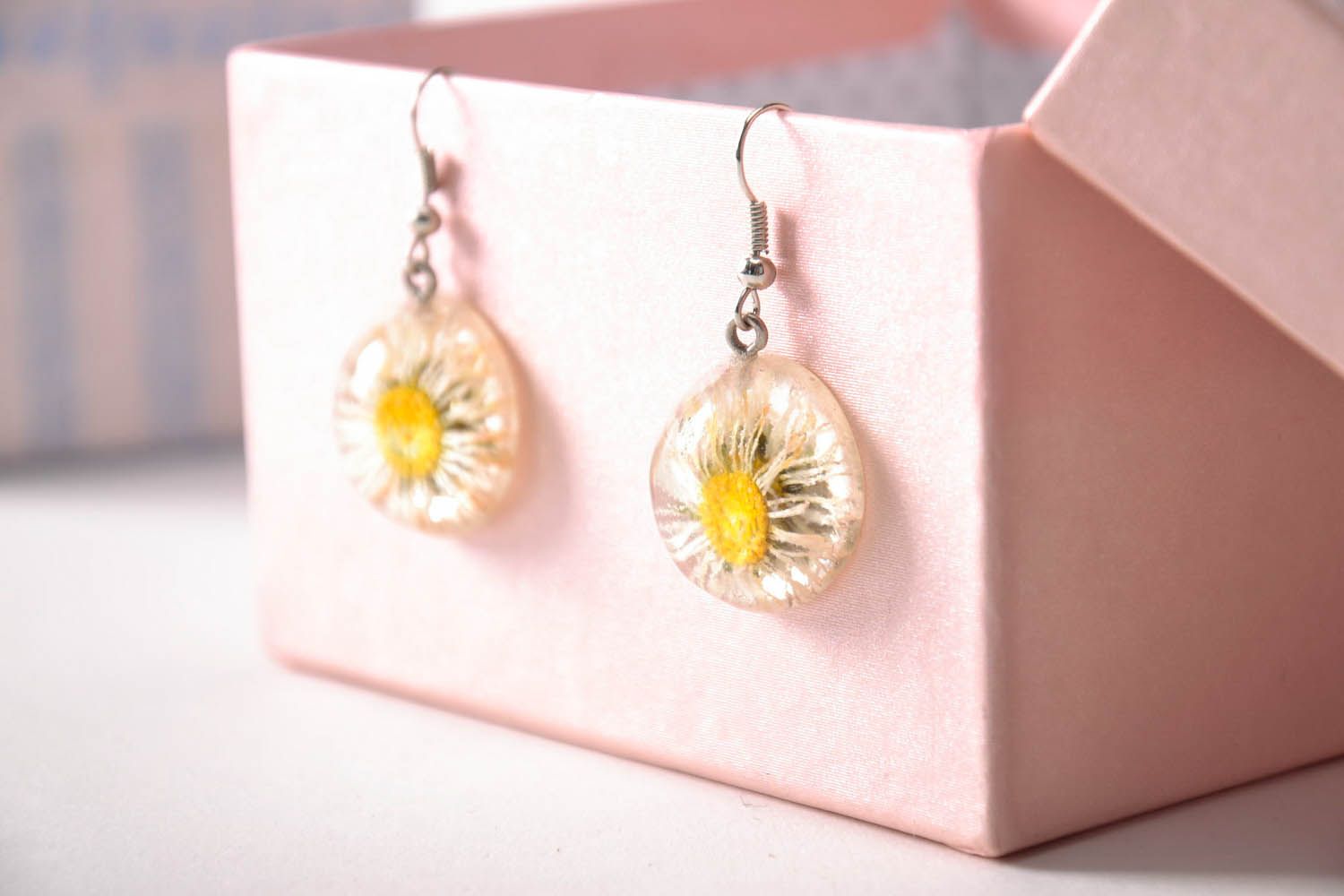 Earrings with natural flowers Chamomiles photo 2