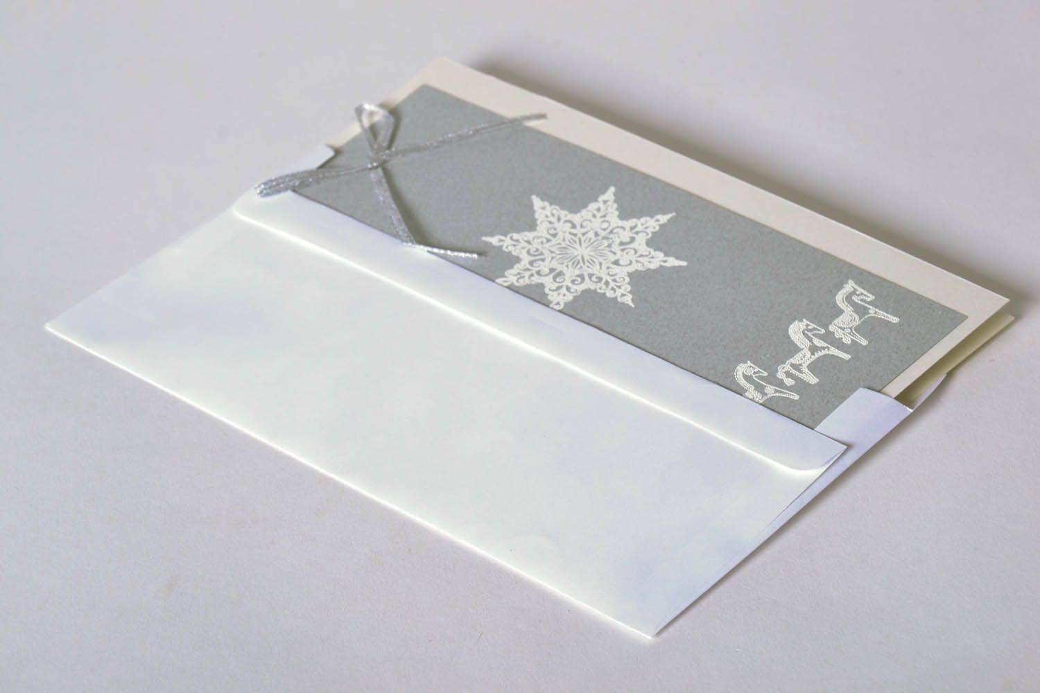 Cartão artesanal de Natal feito de papelão de desenho foto 3
