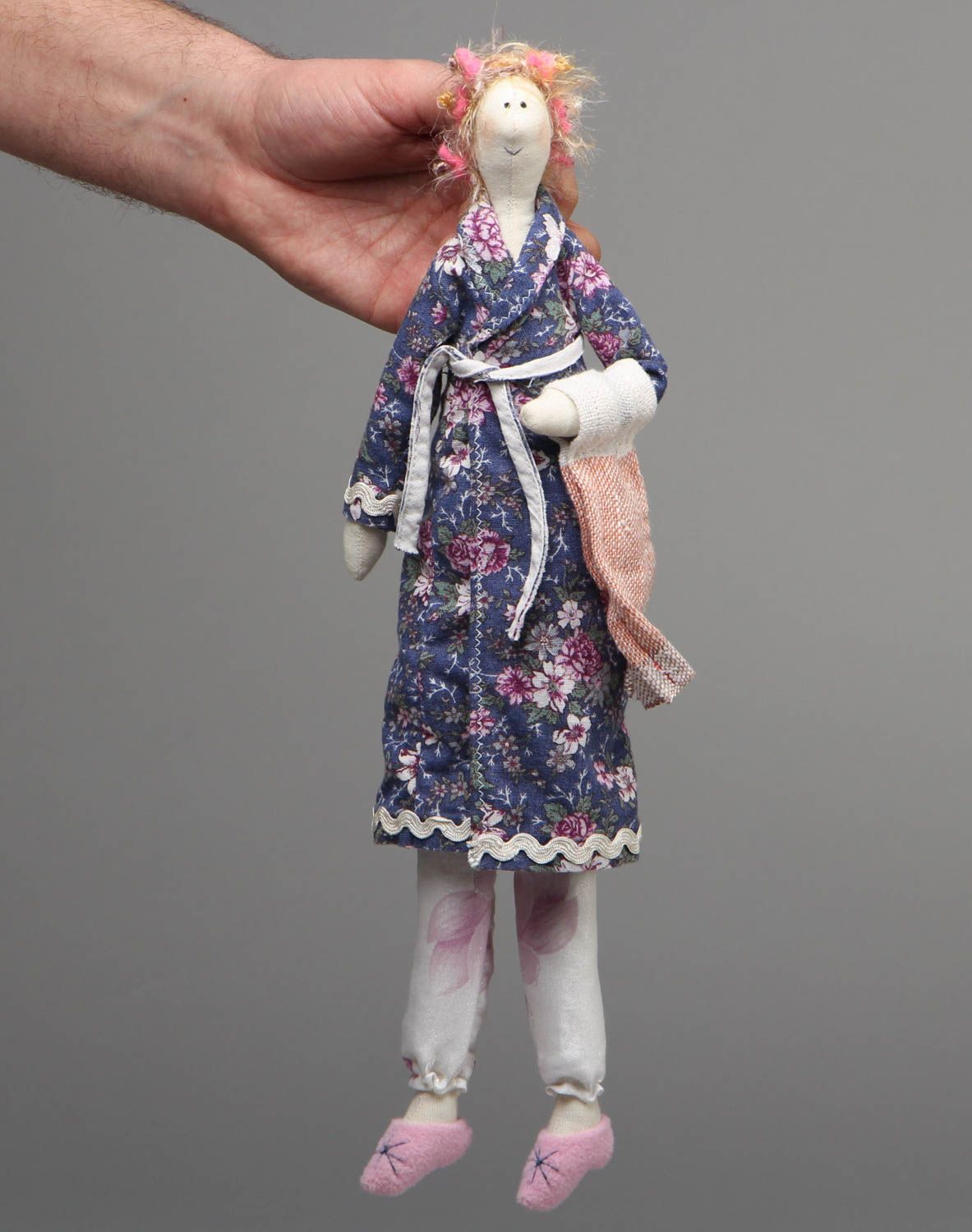 Тканевая игрушка кукла ручной работы фото 4