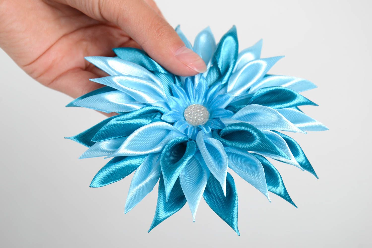 Accessorio per capelli fatto a mano fermaglio con fiore blu grande  
 foto 3
