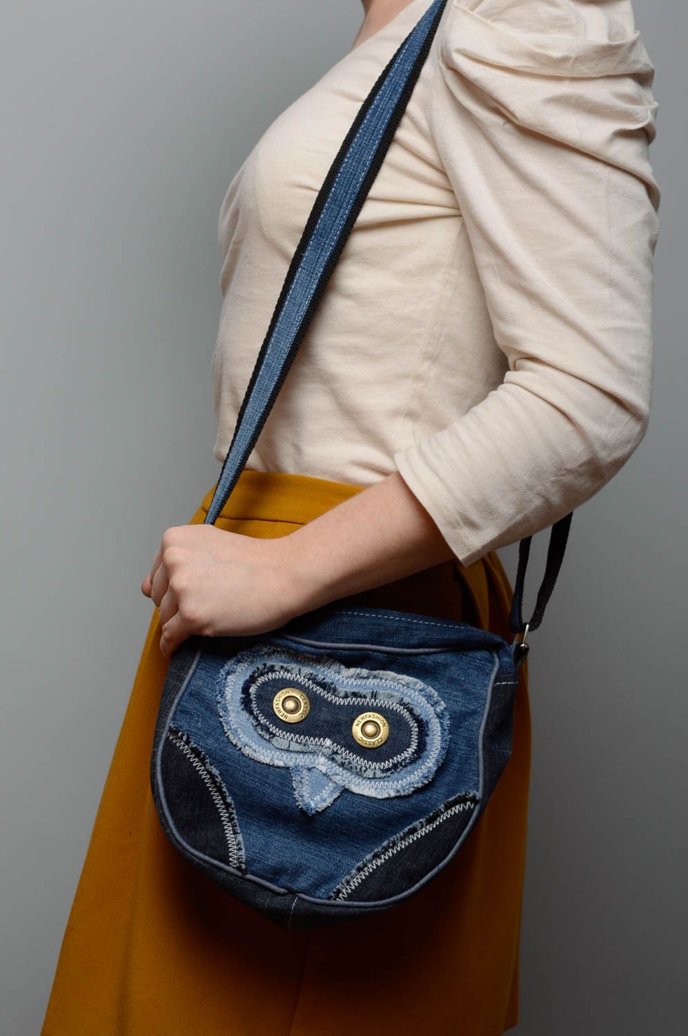 Borsa con civetta di jeans fatta a mano borsetta originale accessori donna  
 foto 3
