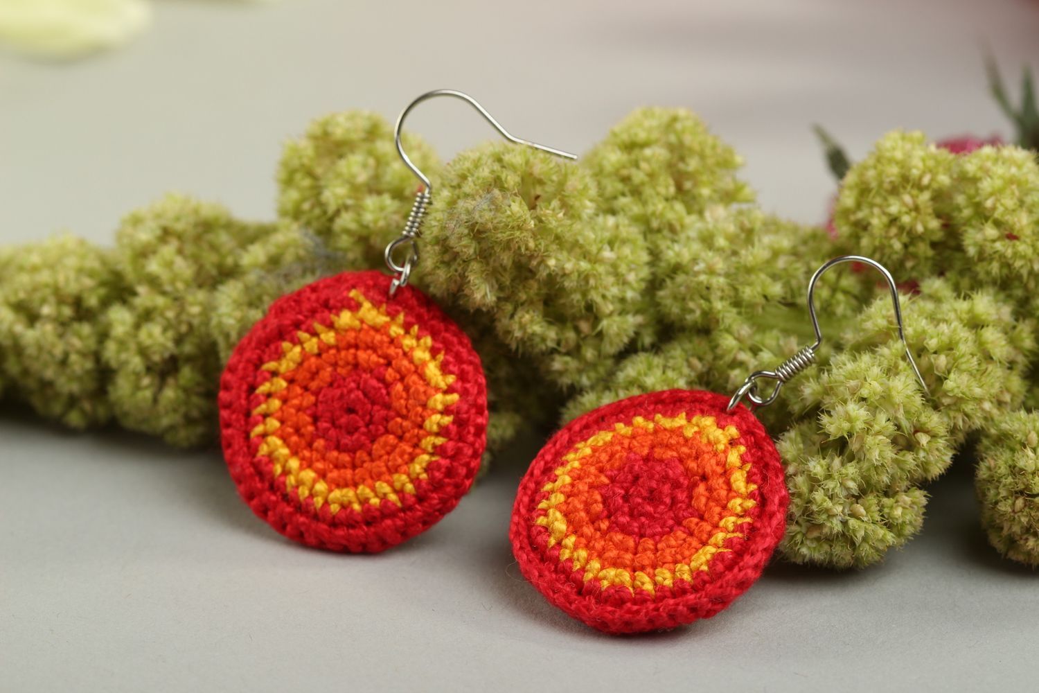 Handmade gehäkelte Ohrringe orange rot Designer Schmuck Accessoire für Frauen  foto 1