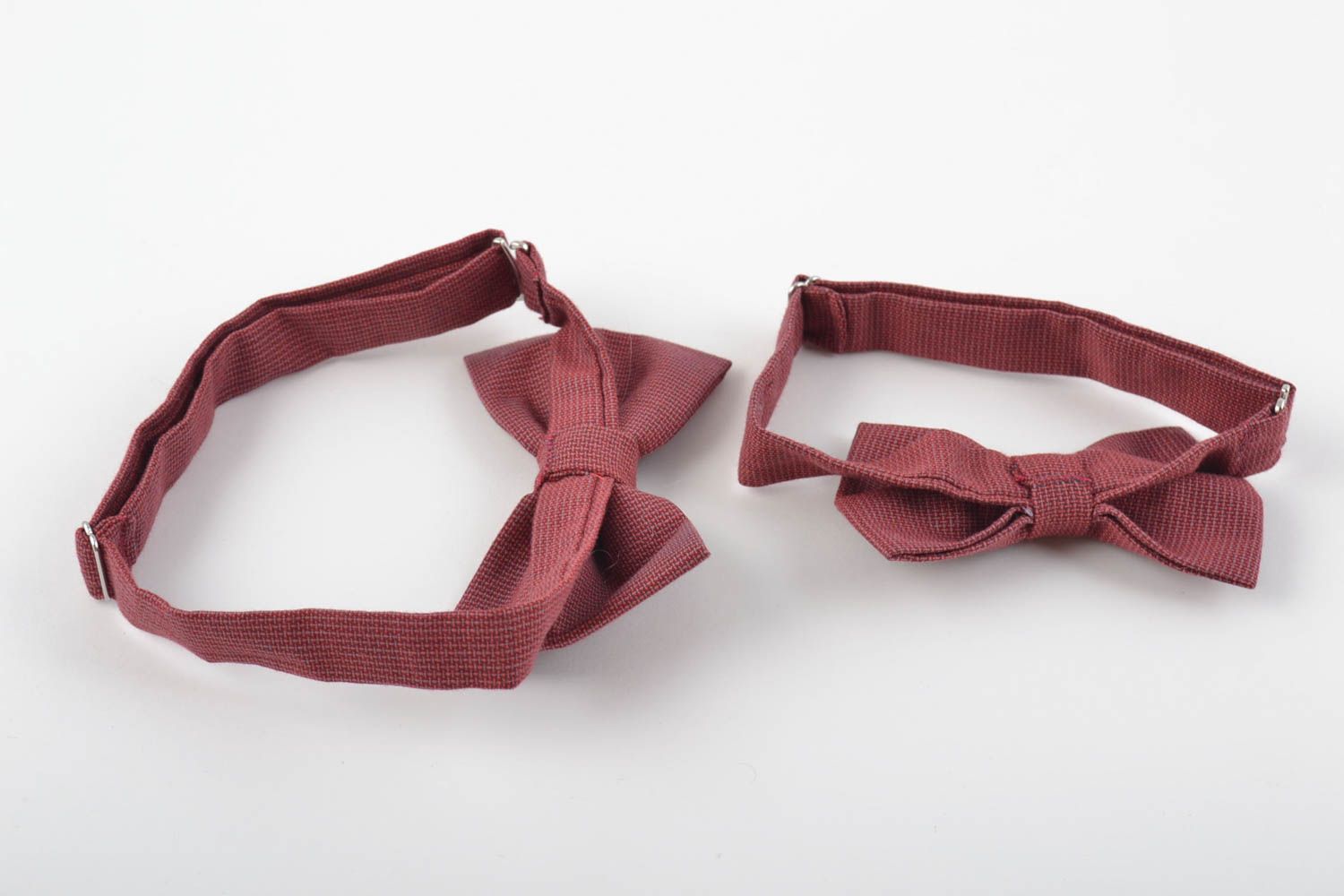 Набор галстуков-бабочек из ткани бордовые 2 шт детская и взрослая хенд мейд фото 3
