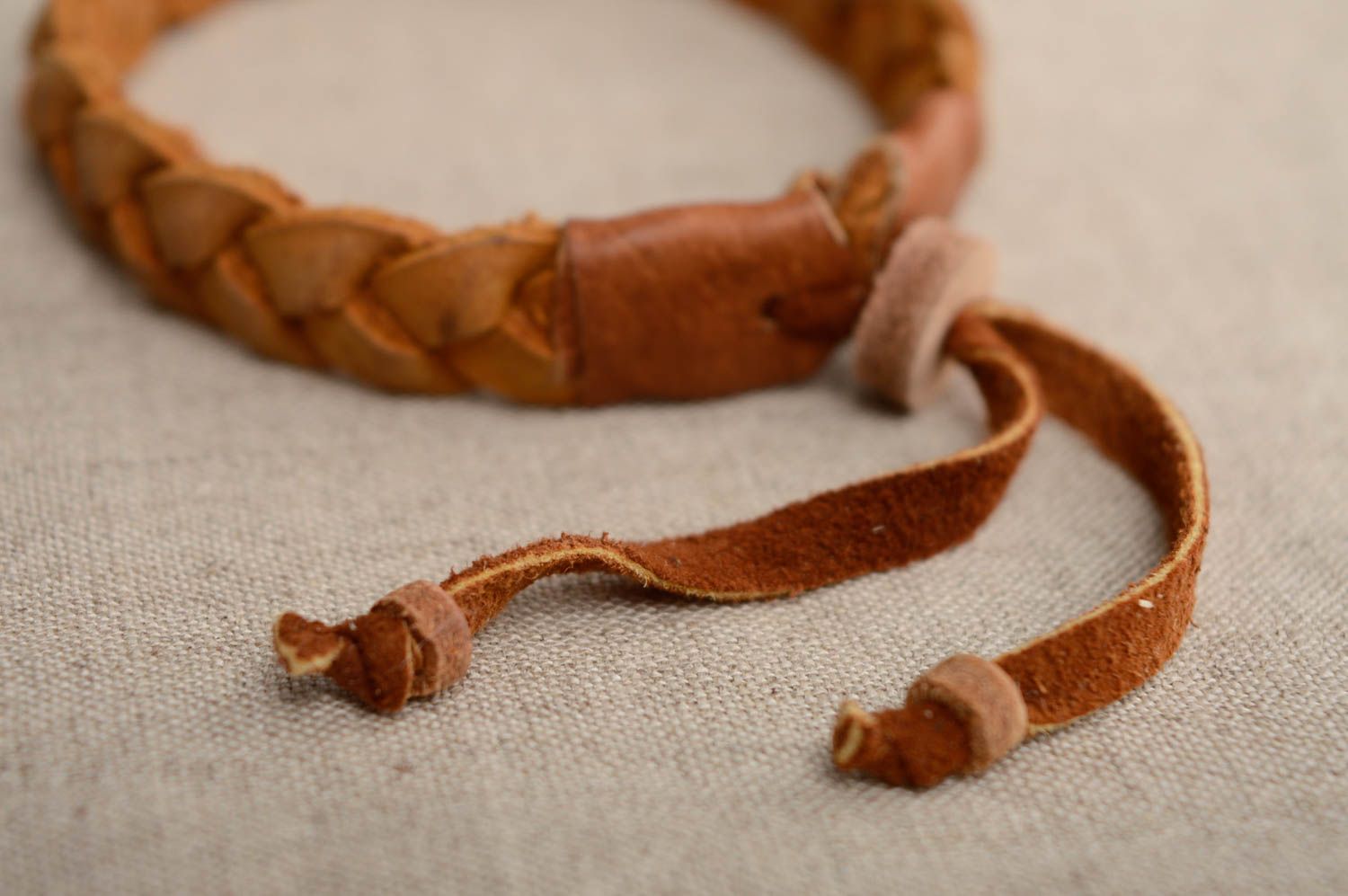 Brown thin woven leather bracelet photo 3