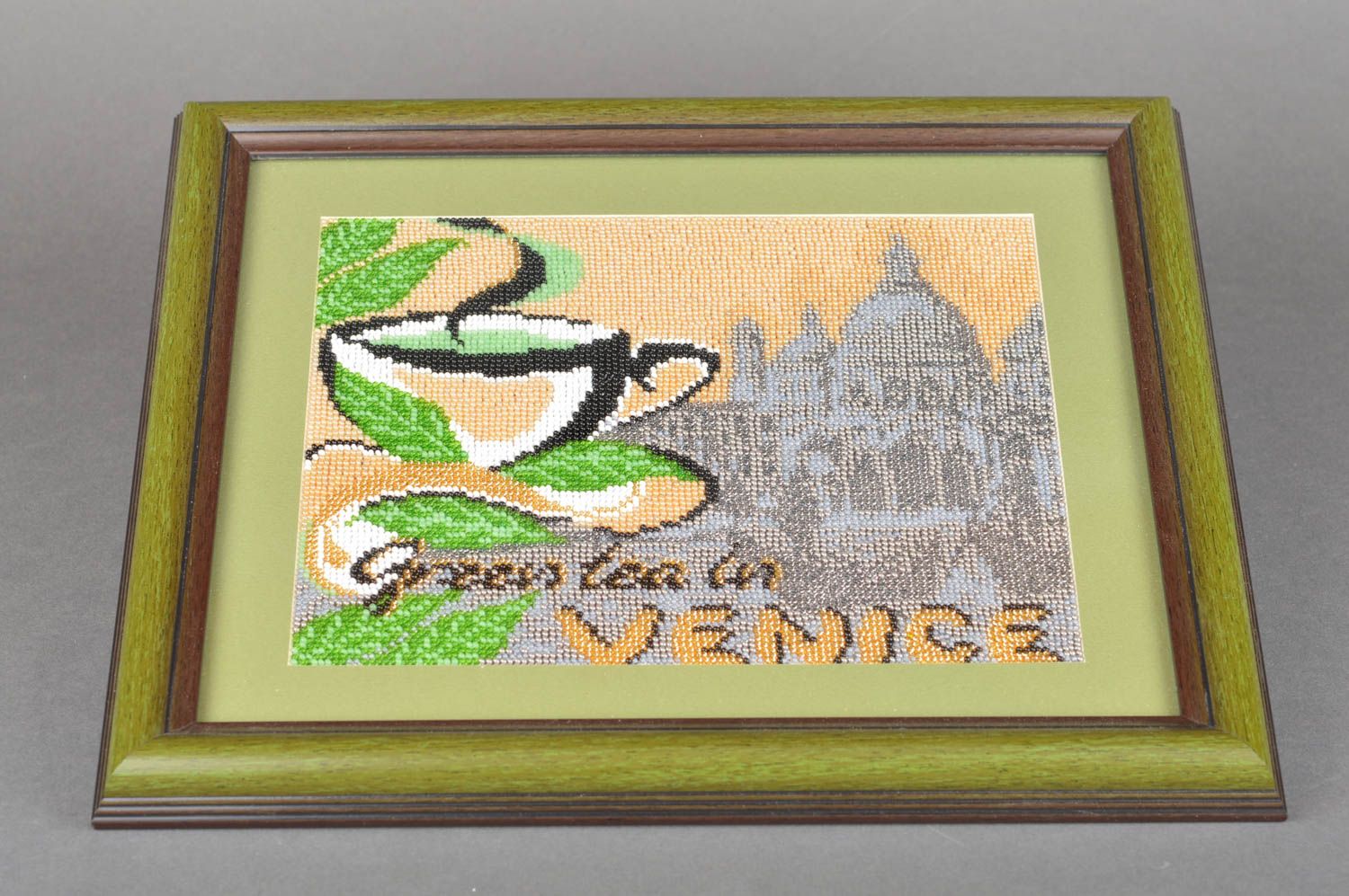 Вышитая чешским бисером картина в рамке ручная работа Зеленый чай в Венеции  фото 2