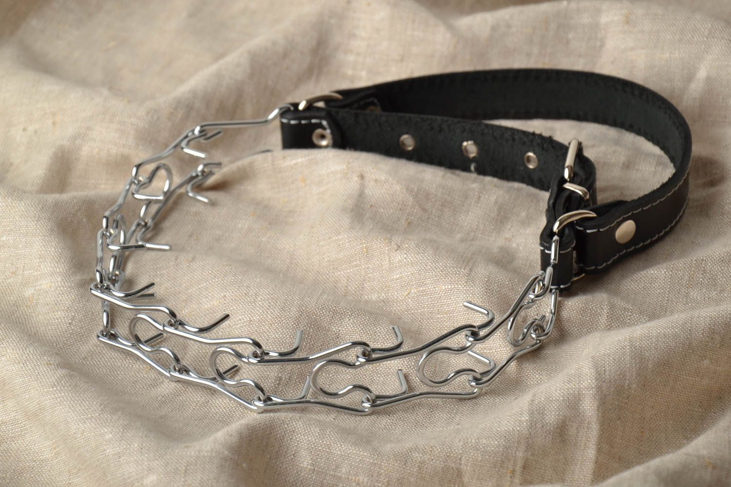 Strict metal collar with leather straps photo 1