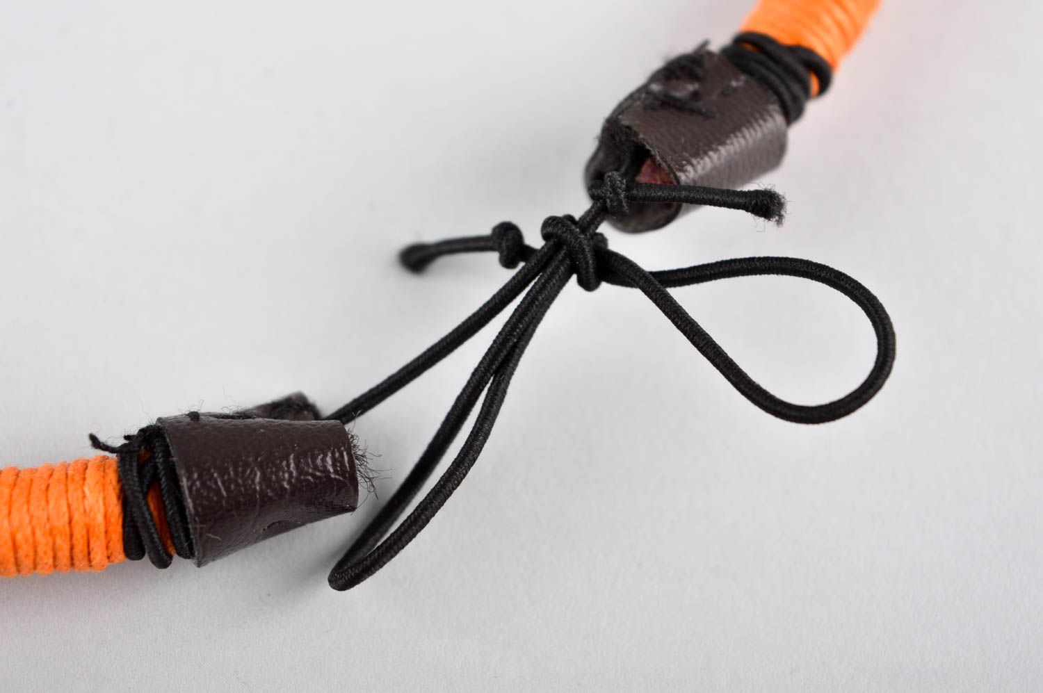 Колье ручной работы колье из веревки украшение на шею оранжево-черное авторское фото 4