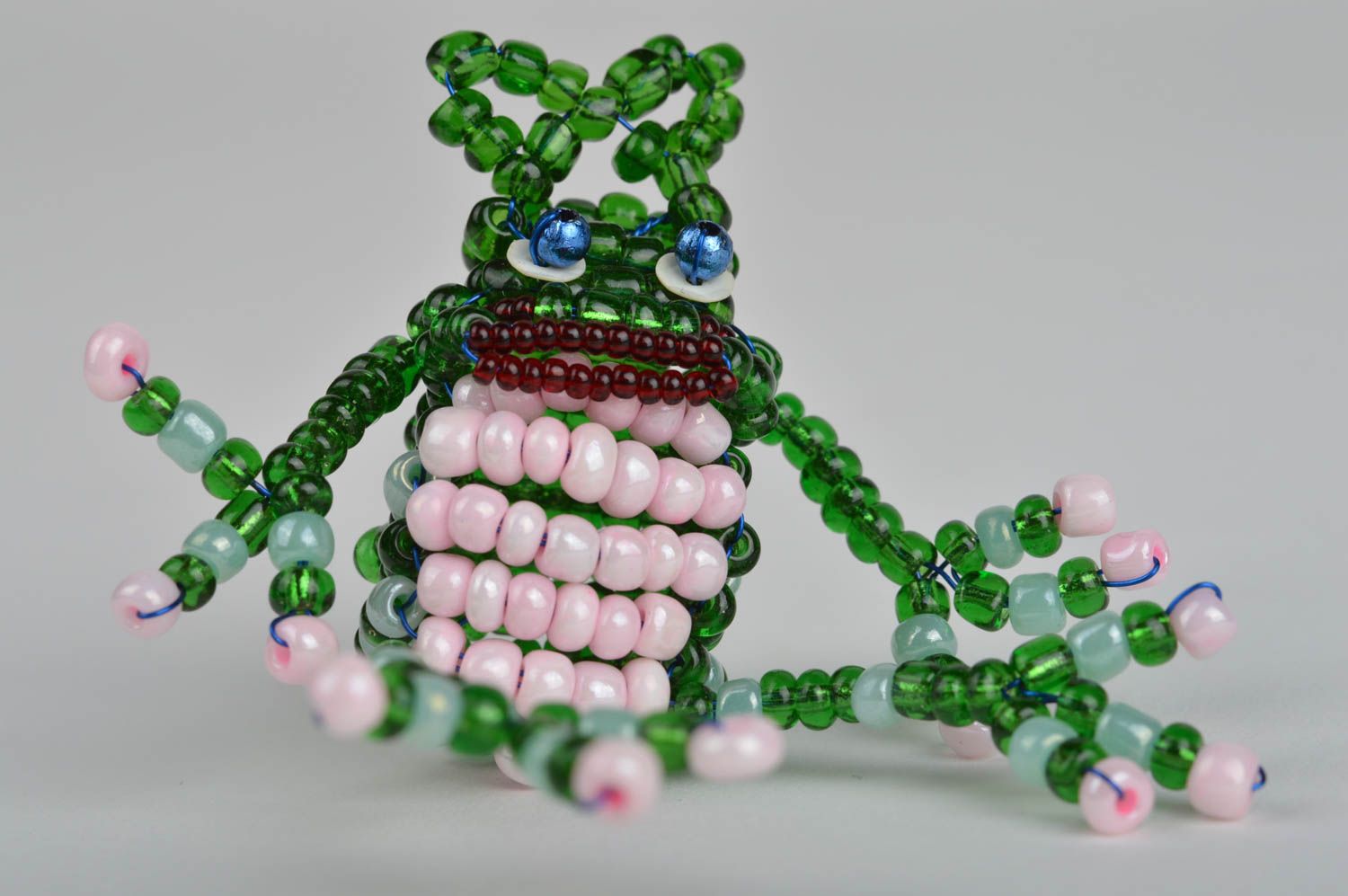 Пальчиковая игрушка лягушка зеленая забавная из китайского бисера ручной работы фото 3