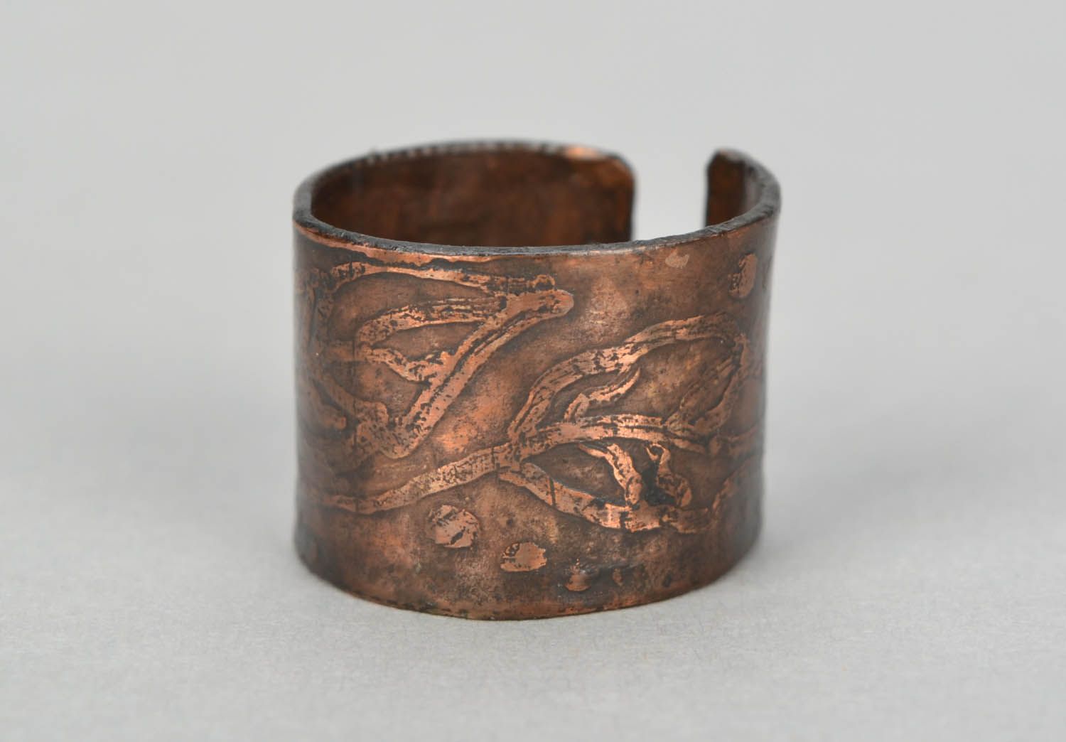 Handgemachter Kupfer Ring mit Ornament foto 3