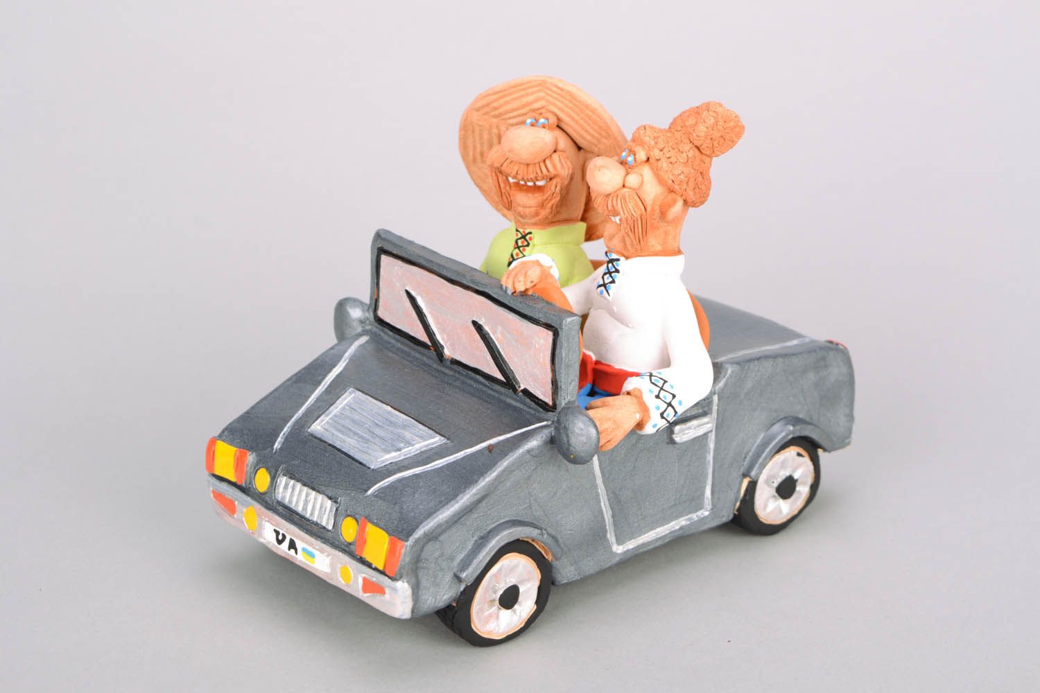 Figurine of a pair of cossacks in a car  photo 3
