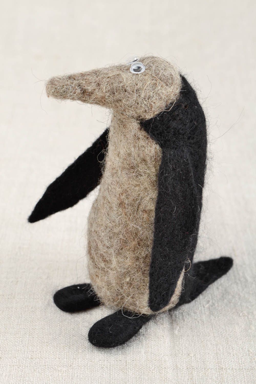 Jouet pingouin gris-noir Peluche faite main en laine feutrée Cadeau pour enfant photo 1