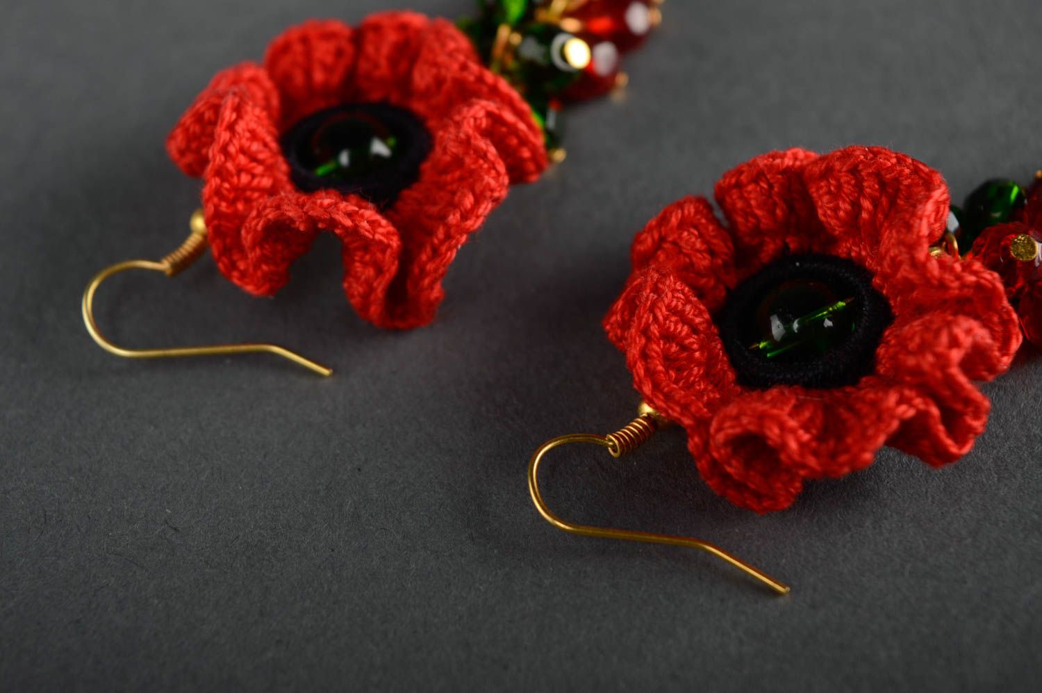 Longues boucles d'oreilles tricotées en coton rouges faites main Coquelicot photo 4