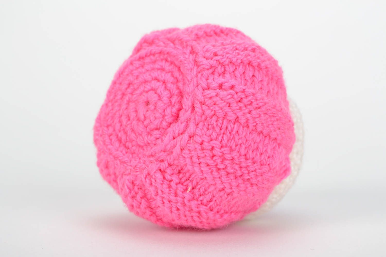 Juguete de peluche tejido a ganchillo artesanal de lana rosado para decoración  foto 5