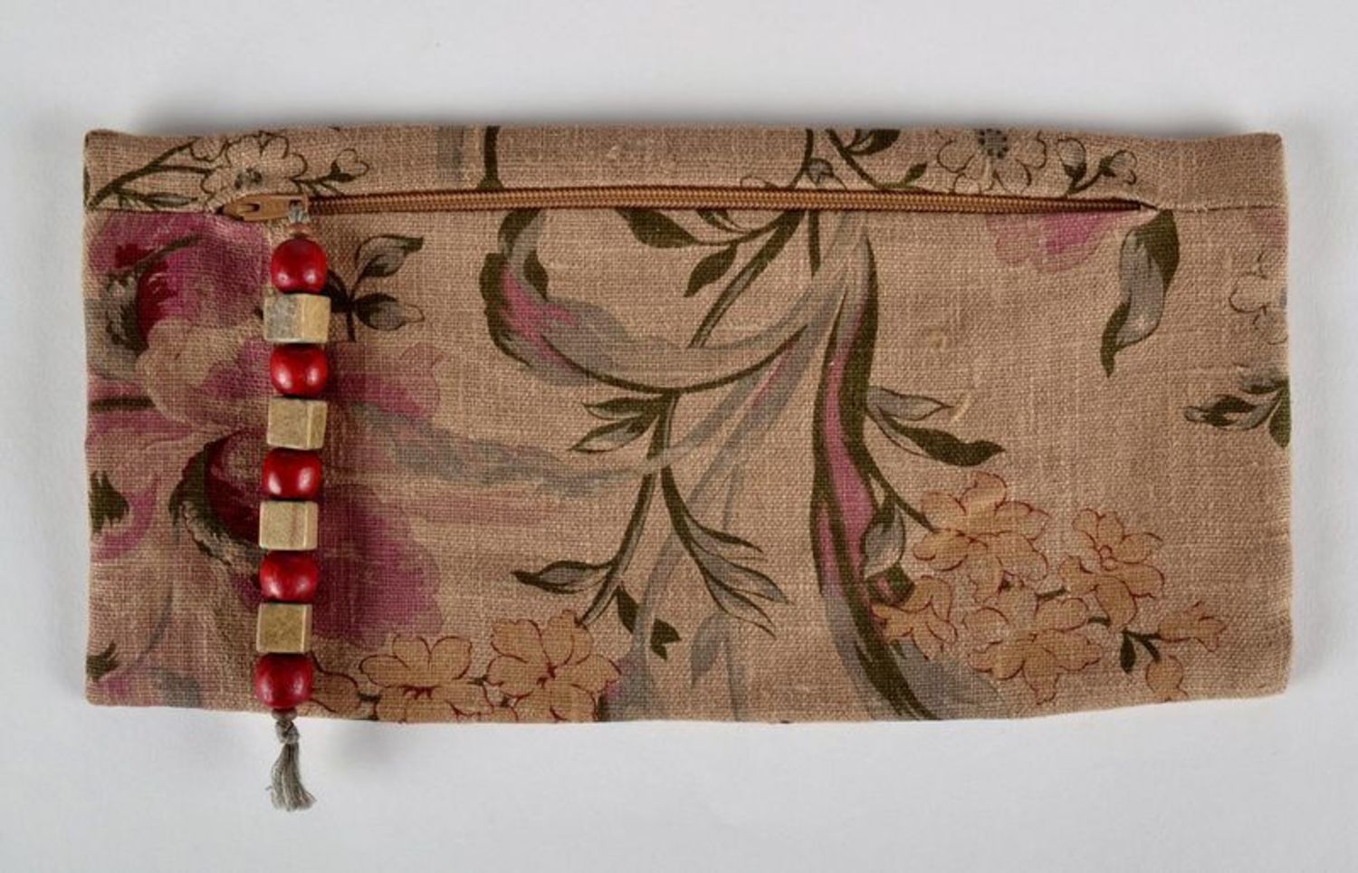 Beauty bag clutch with pink flowers photo 3