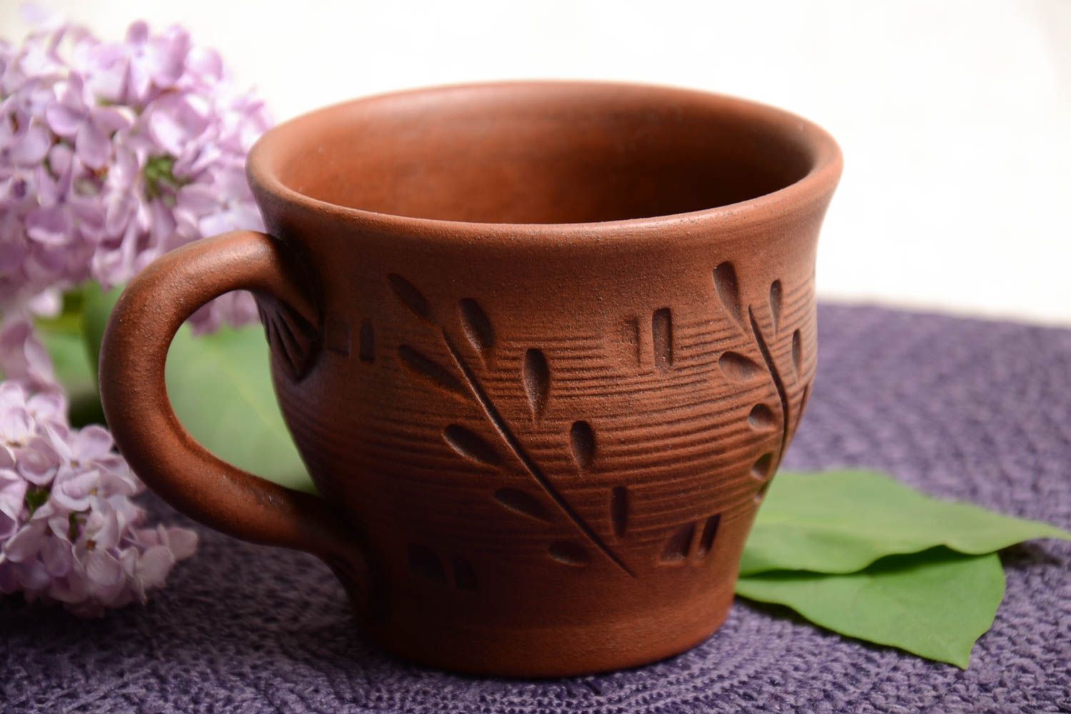 Large 13 oz handmade clay glazed drinking cup with handle and floral pattern in Japanese style photo 1