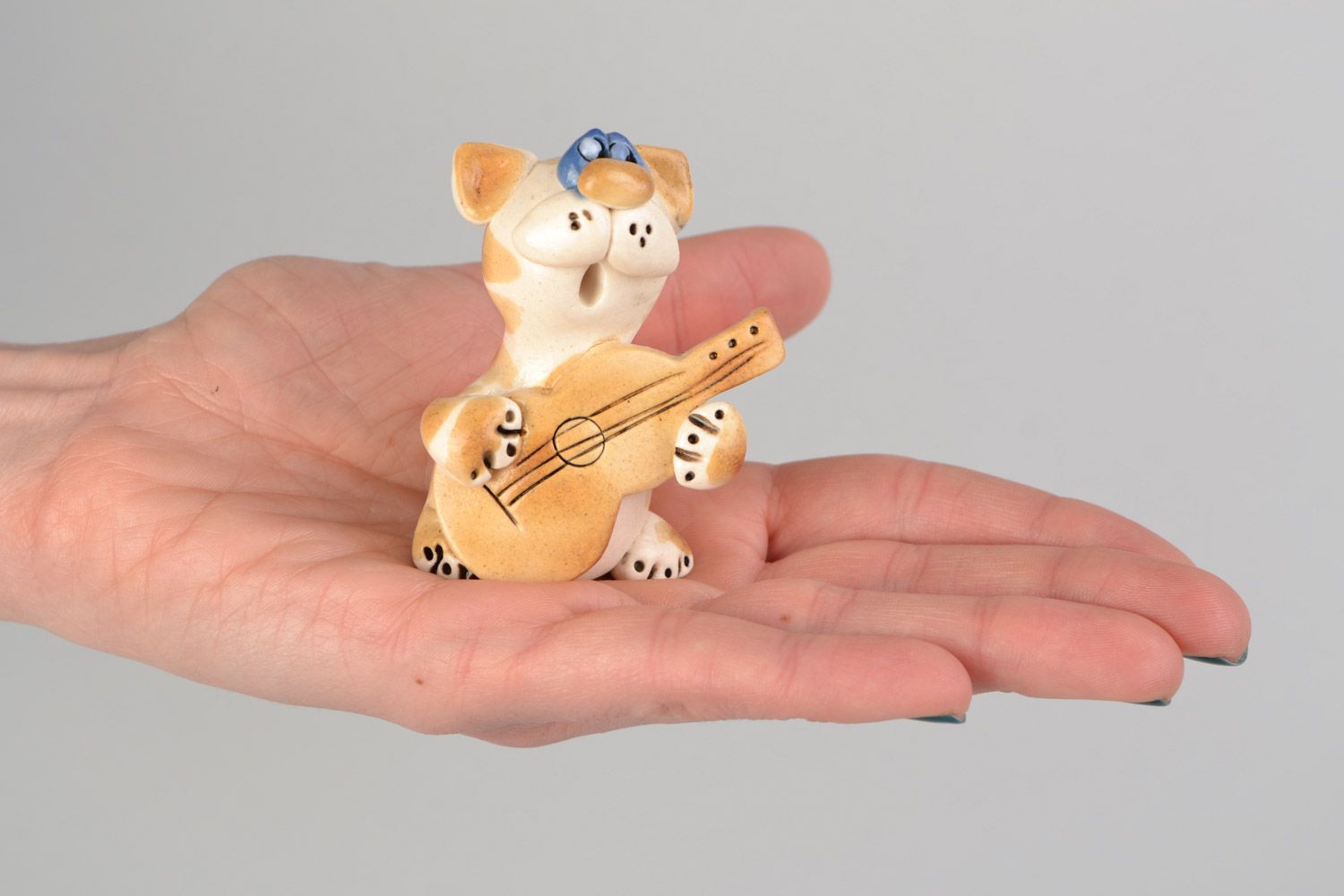Handmade designer painted miniature ceramic figurine of kitten with guitar photo 2