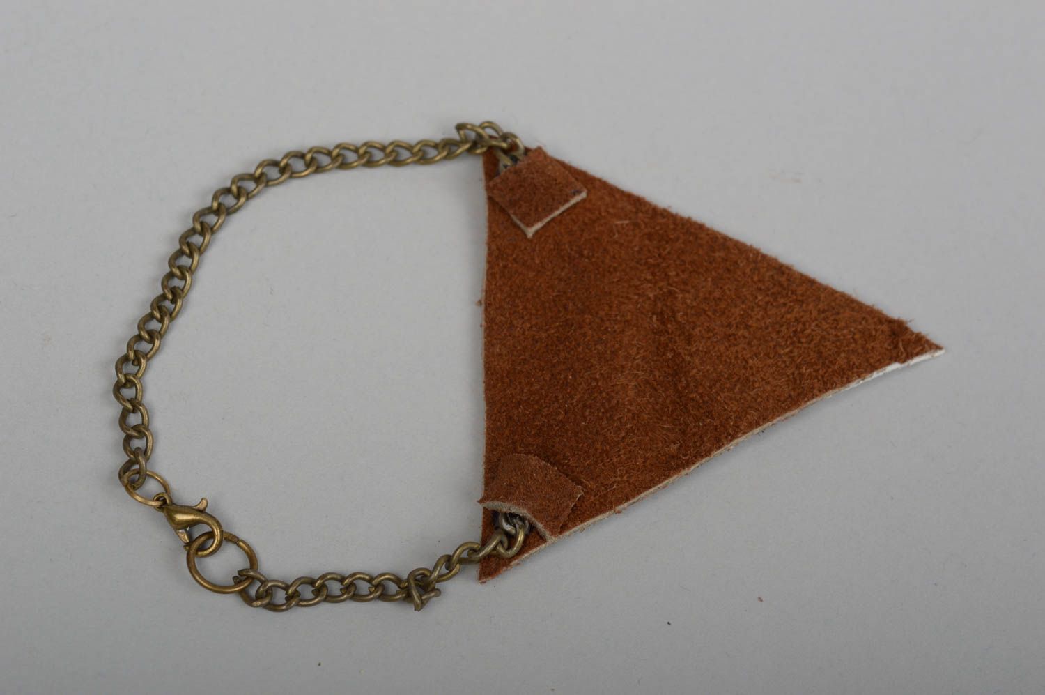 Bracelet en cuir Bijou fait main original Accessoire femme triangle rayé photo 2