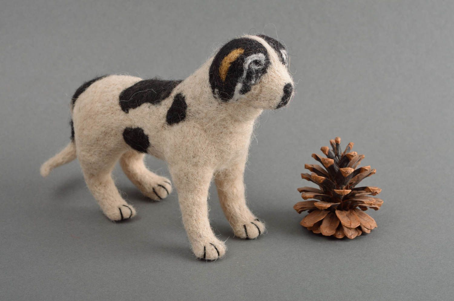 Schönes Kuscheltier Hund handmade Spielzeug aus Wolle Geschenk für Kinder foto 1