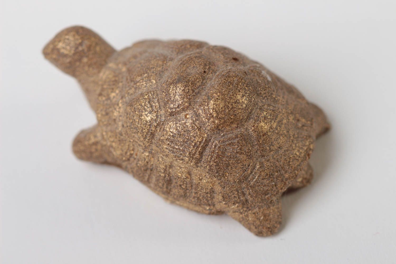 Статуэтка из полимерной смолы в виде черепахи миниатюрная под бронзу хенд мейд фото 4