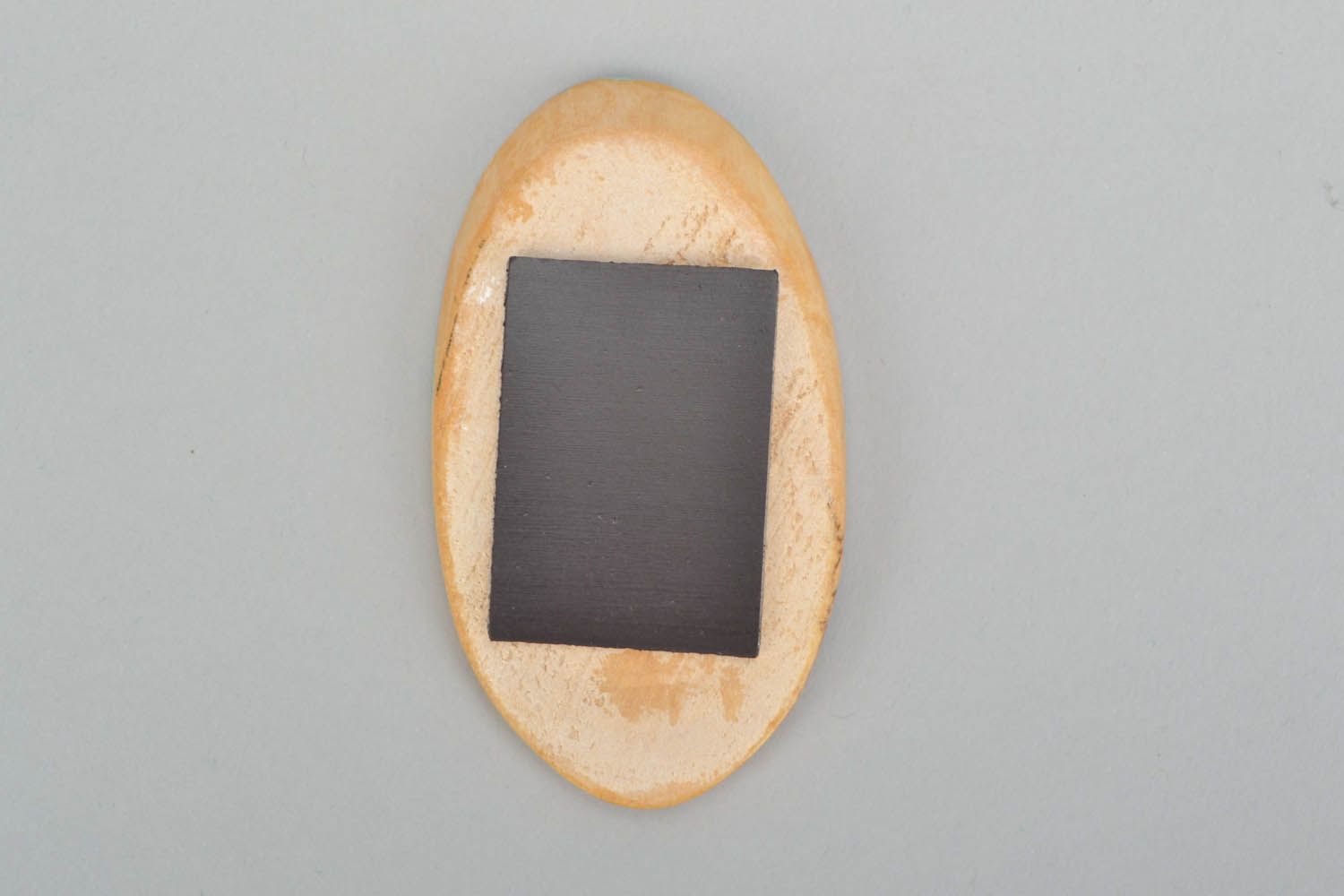 Ovaler Kühlschrankmagnet aus Holz foto 4