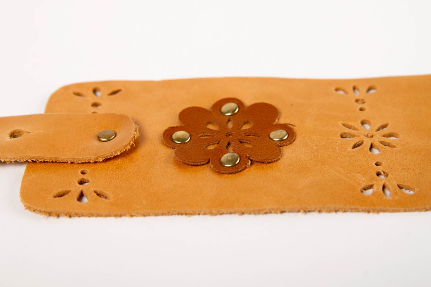 Bracelet large en cuir Bijou fait main marron avec fleurs Cadeau pour femme  photo 5