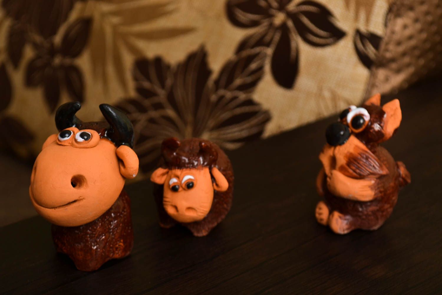 Statuine fatte a mano in ceramica set di tre animali souvenir in terracotta foto 1