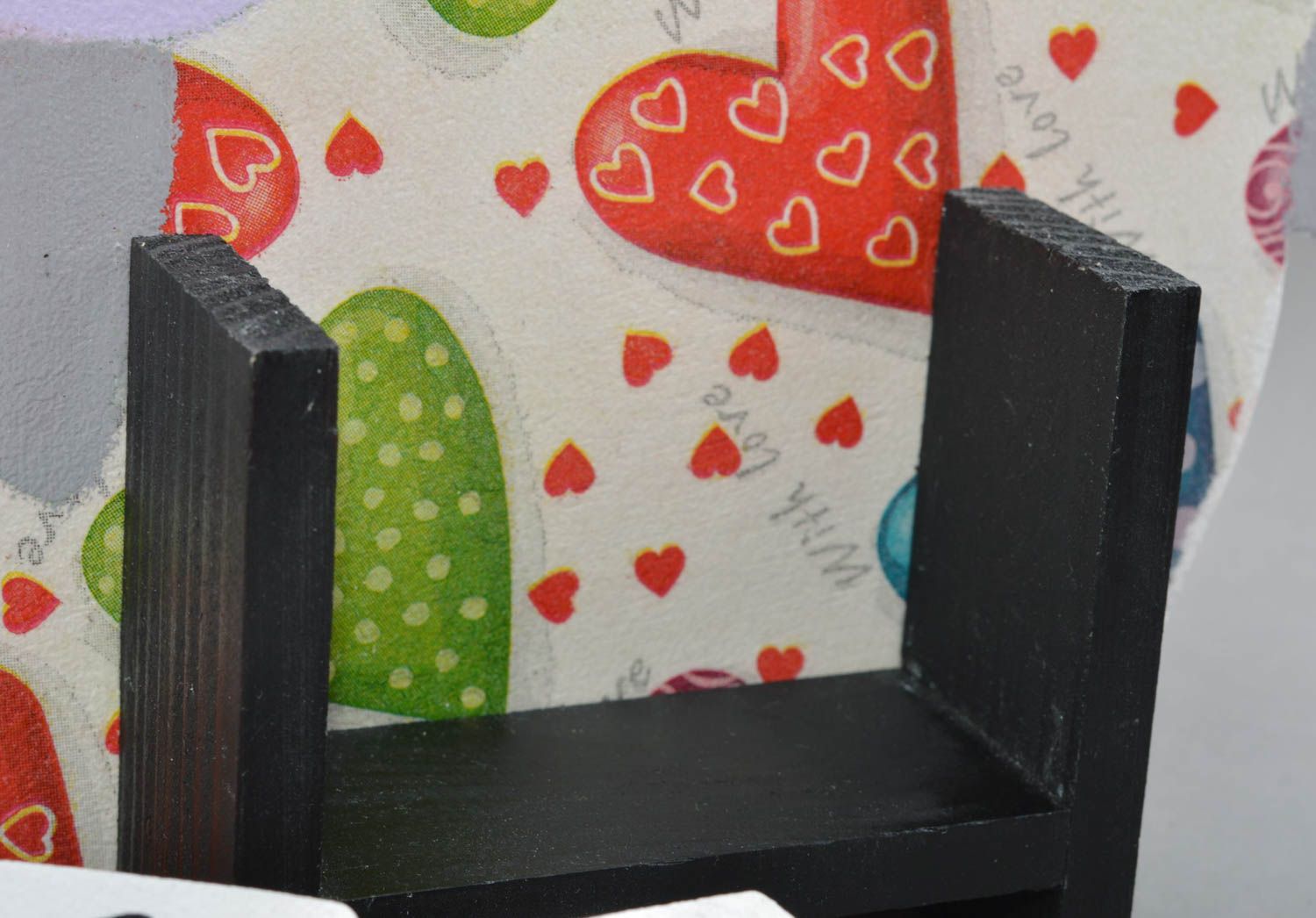 Детский календарь в виде барашка из фанеры декупаж в сердечки ручной работы фото 5