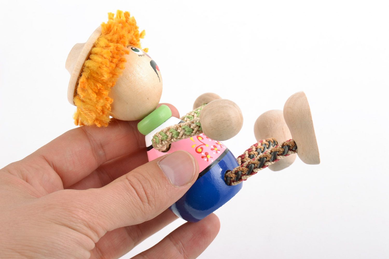 Grelles umweltfreundliches Spielzeug aus Holz bemalt und lackiert für Kinder foto 2