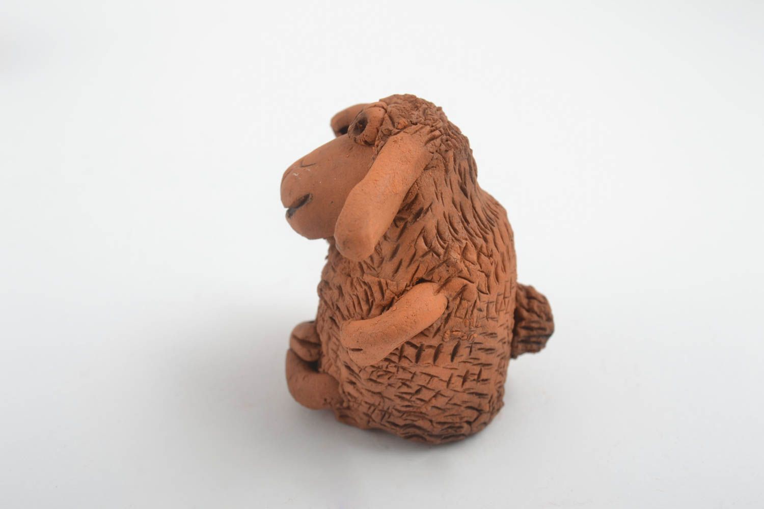 Глиняная статуэтка фигурка животного статуэтка ручной работы в виде овечки фото 3
