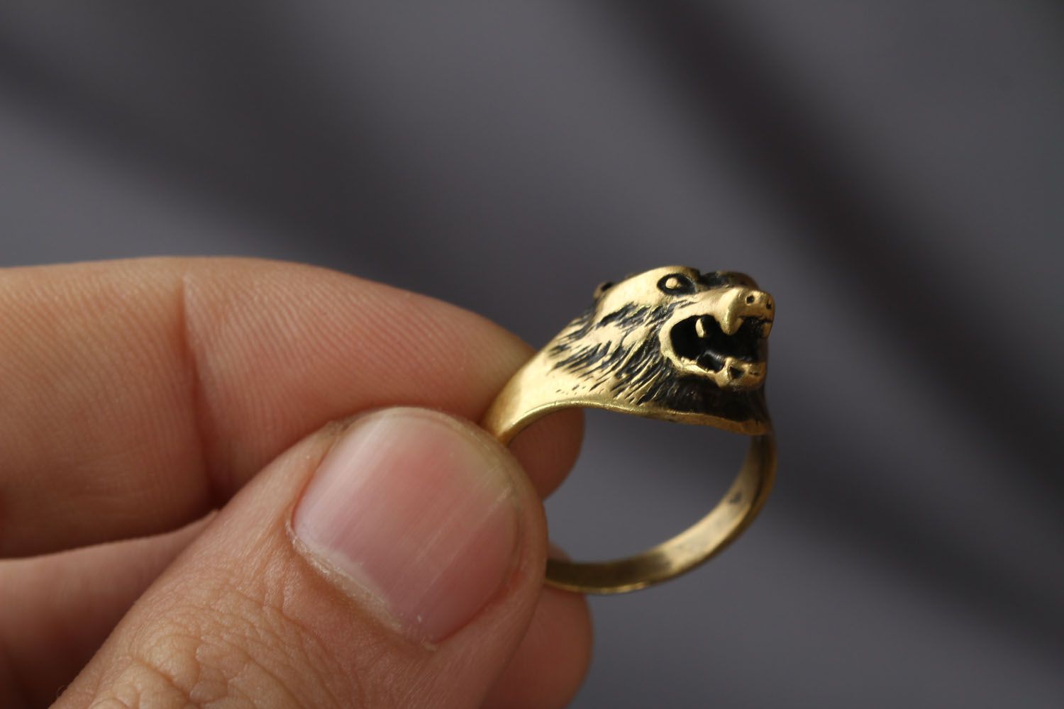 Bronze ring Wolf photo 3