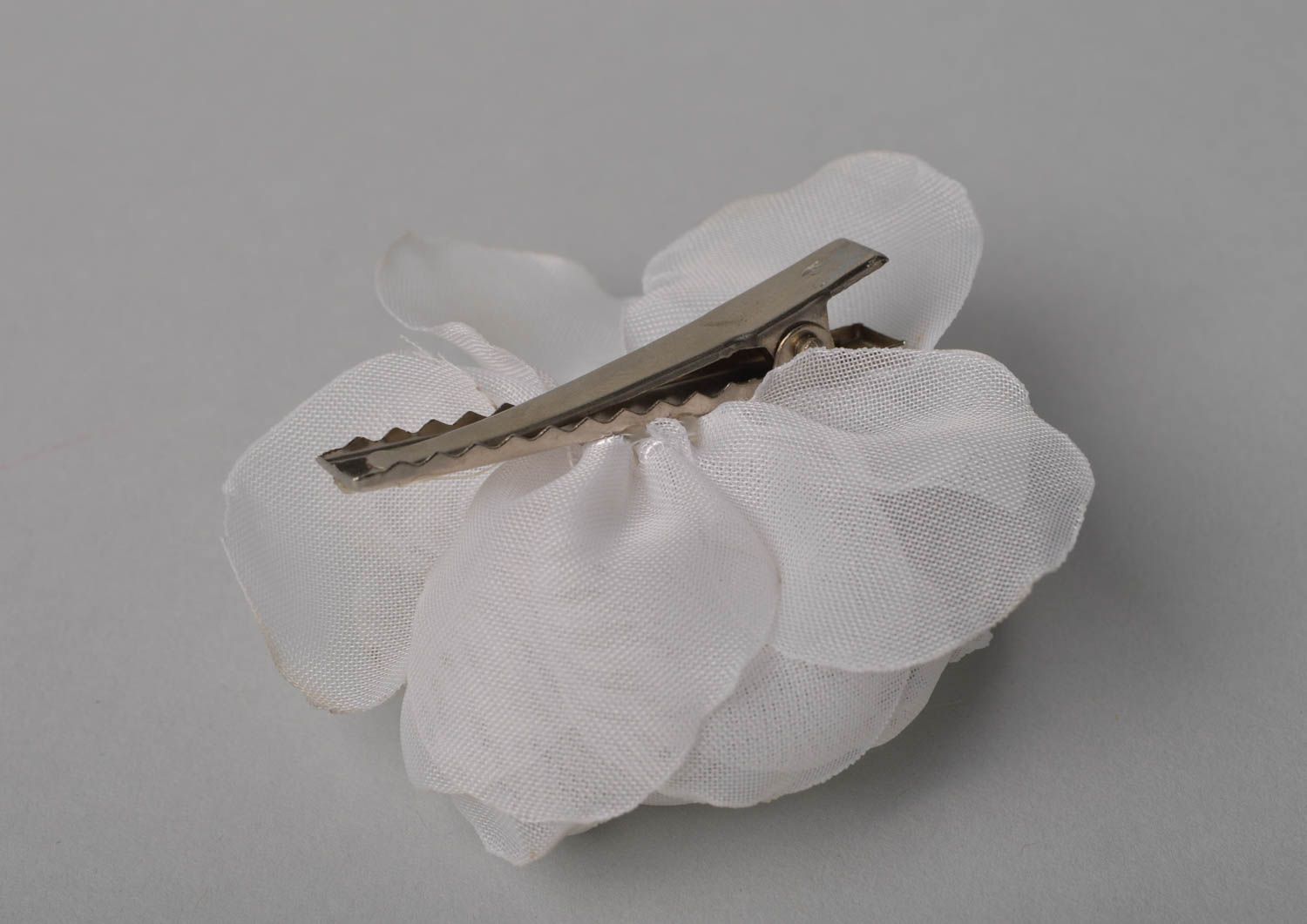 Barrette fleur blanche faite main Pince cheveux mousseline de soie Cadeau fille photo 10
