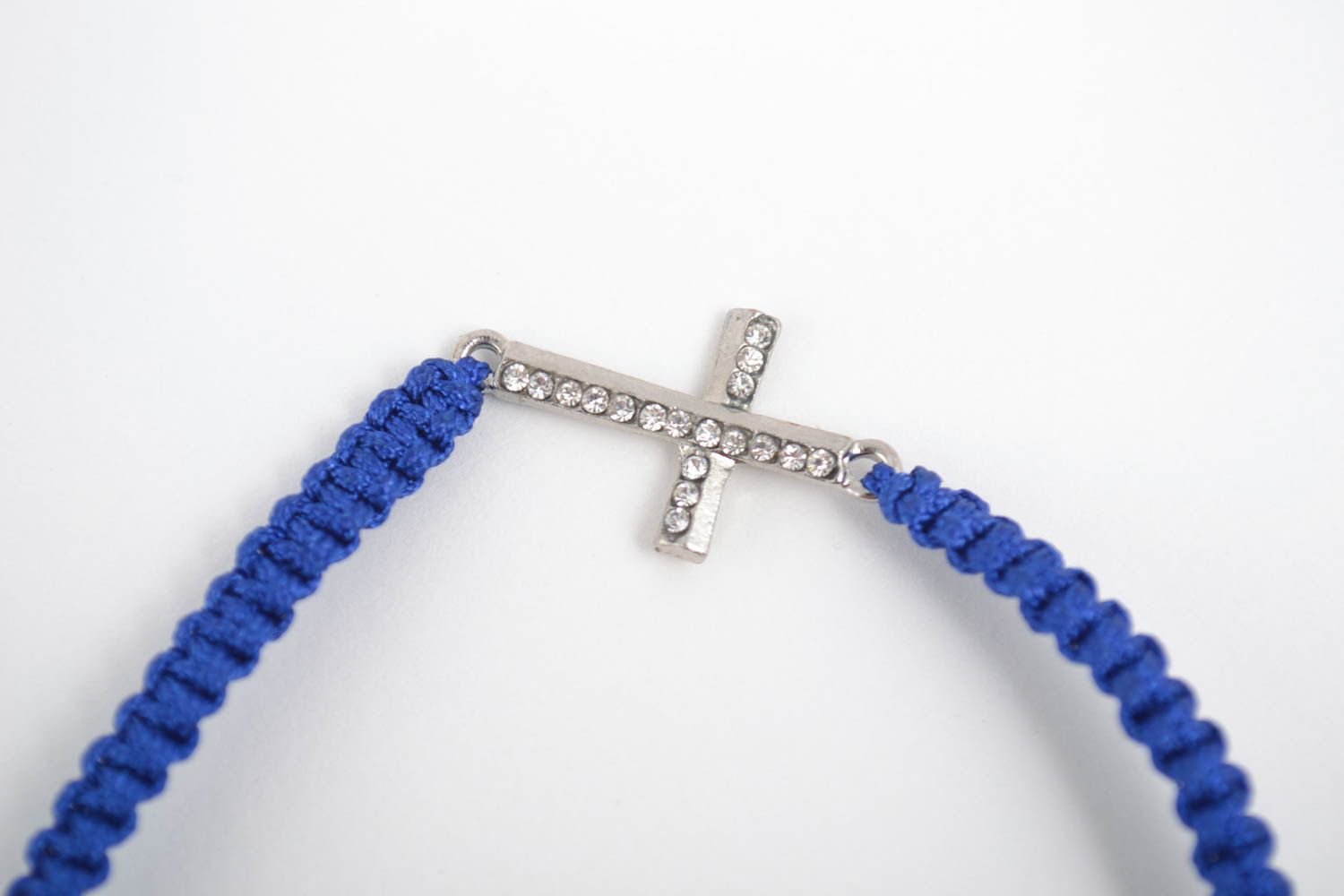 Украшение ручной работы синий браслет на руку браслет из ниток с крестом фото 4