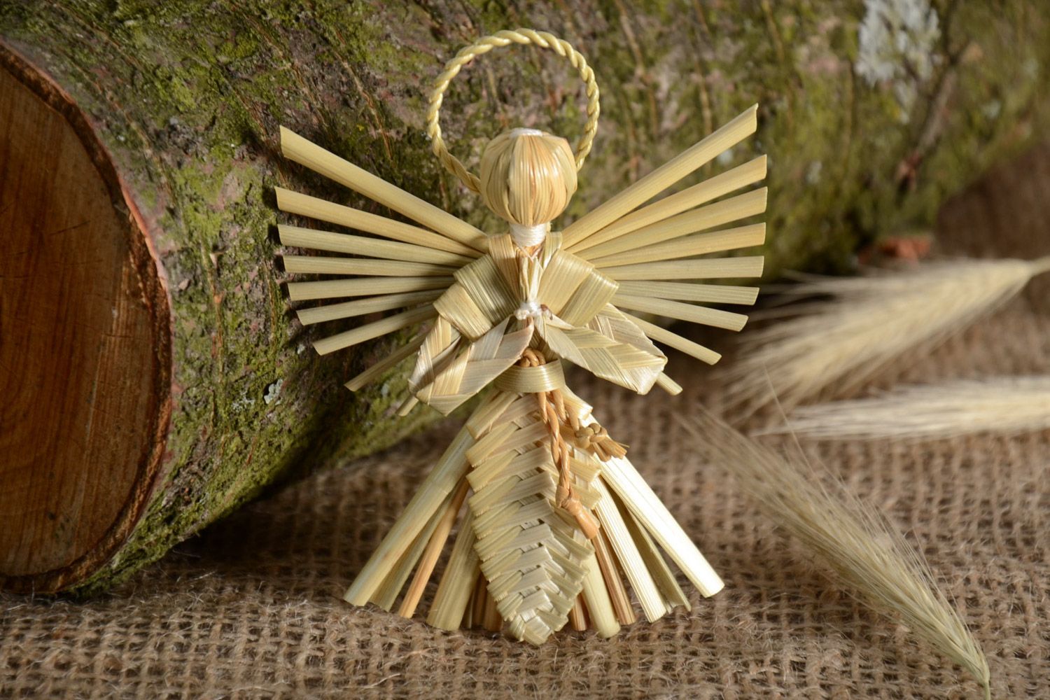 Wall hanging decoration hand made of natural straw in the shape of guardian angel photo 1