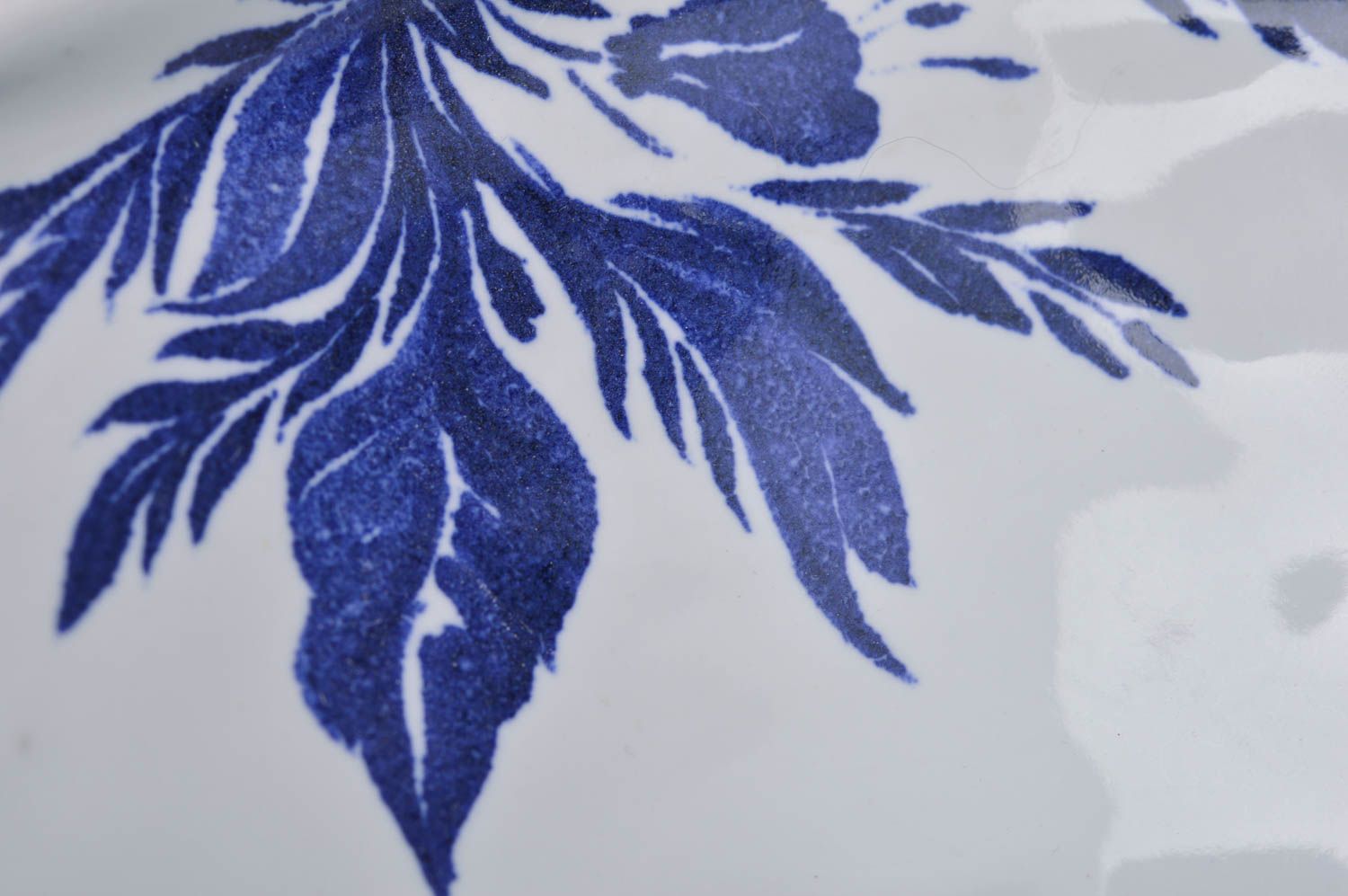 Bol blanc en porcelaine peint avec ornements bleus fait main à soupe design photo 3