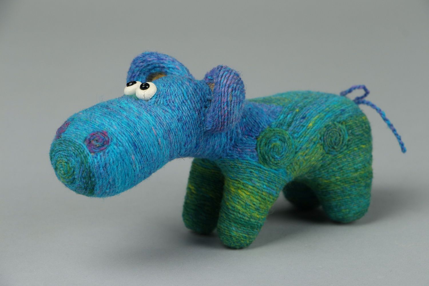 Wollenes Spielzeug Hippo foto 2