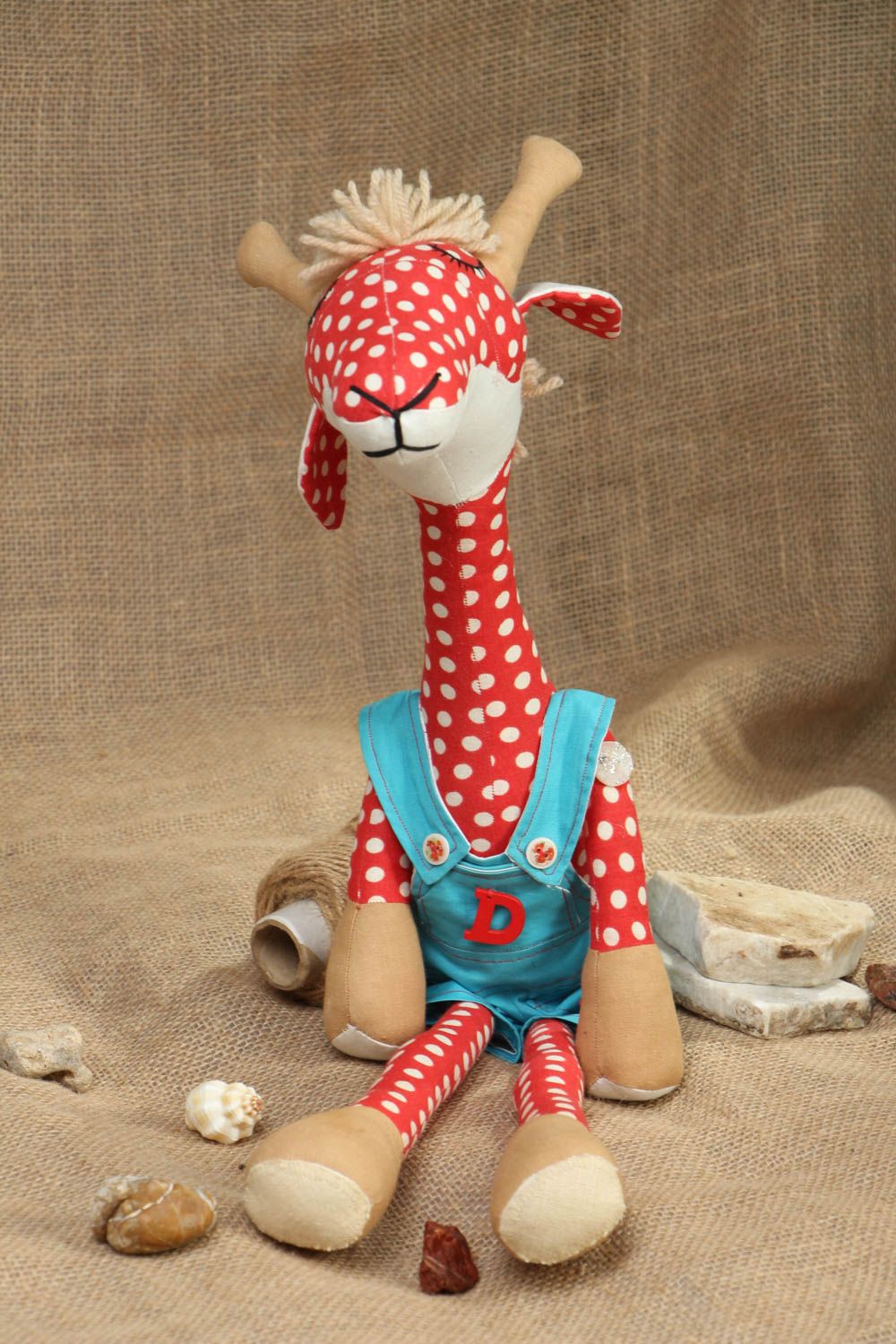 Тканевая игрушка ручной работы Красный жираф в горошек фото 5