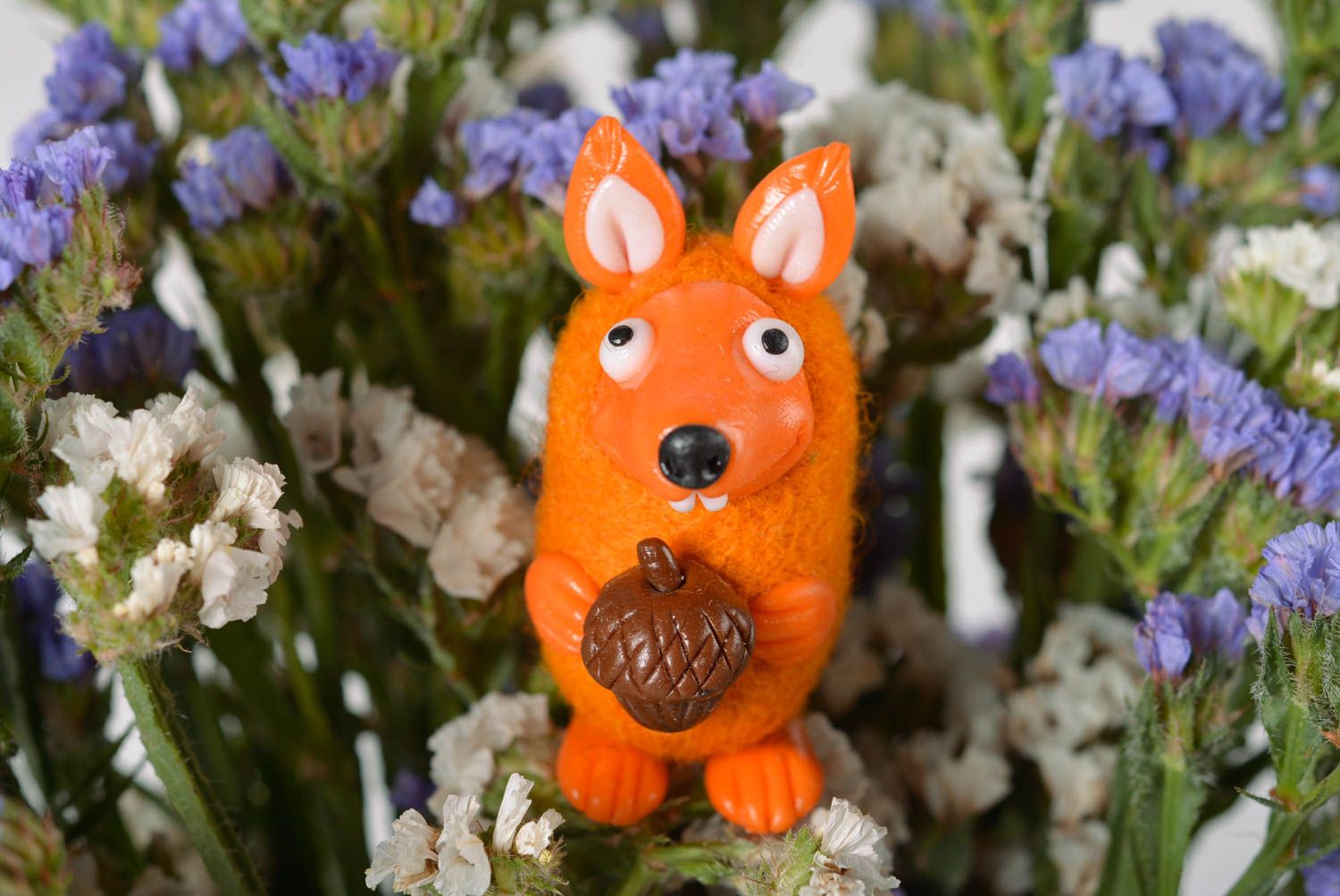 Statuette décorative Figurine fait main en laine Déco maison écureuil roux photo 4