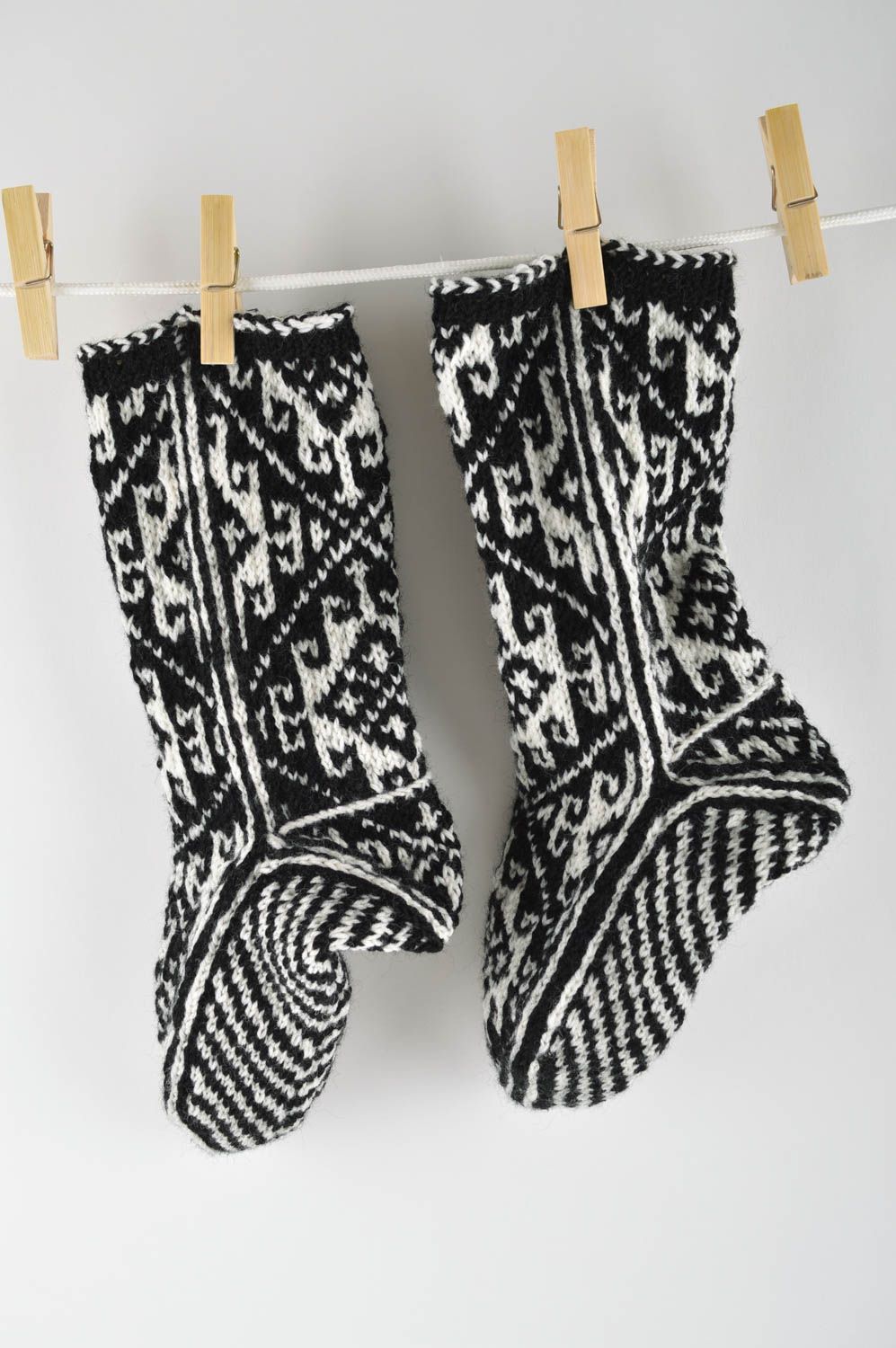 Носки ручной работы шерстяные носки черно-белые женские носки оригинальные фото 1