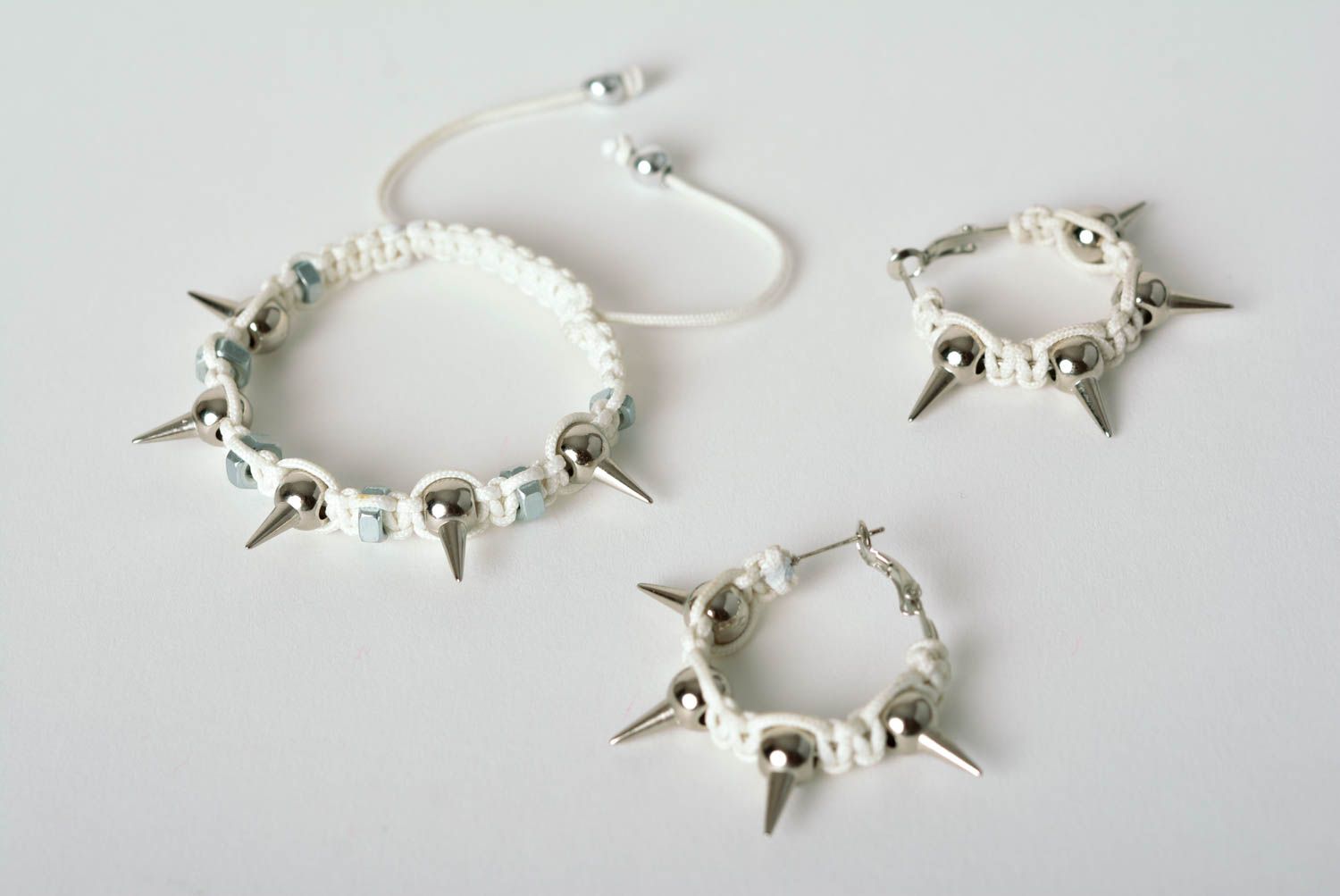 Set of macrame jewelry stylish earrings macrame bracelet with spikes for girl photo 1