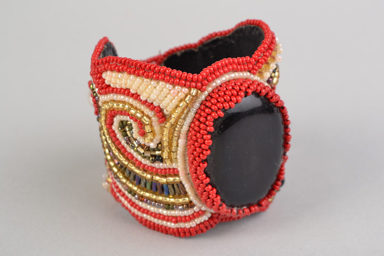 Handgemachtes rotes Armband mit Cabochon Glasperlen Steinen Geschenk für Frauen foto 3