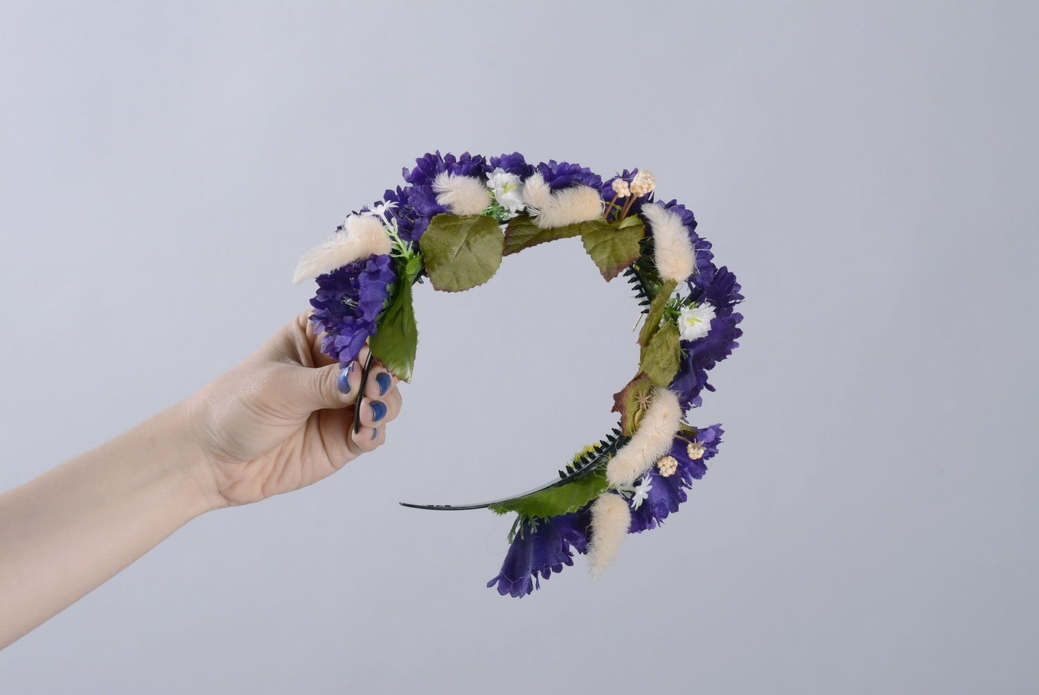 Headband with violet flowers photo 3