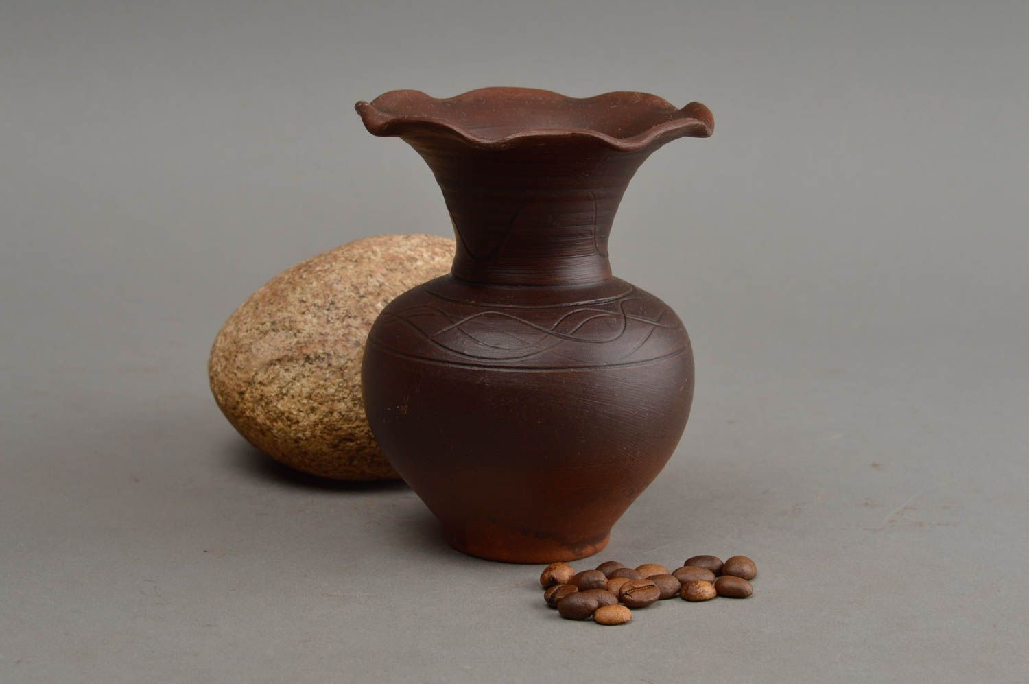 4 inches brown ceramic classic shape vase for window décor 0,4 lb photo 1