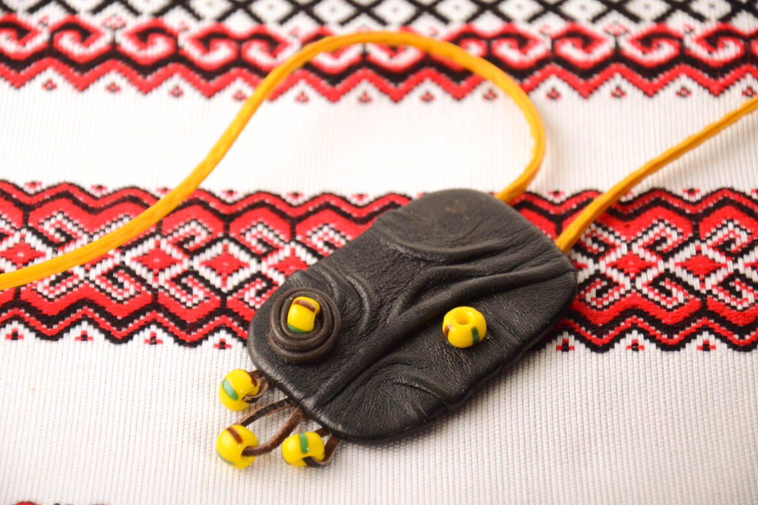 Handmade Ketten Anhänger Leder Schmuck Accessoires für Frauen gelb schwarz  foto 1