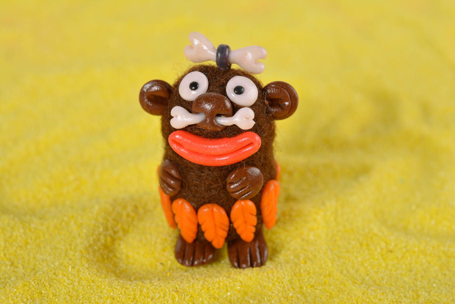 Handmade kleines Spielzeug gefilzte Figur Deko Idee Haus originell Afrikaner foto 1